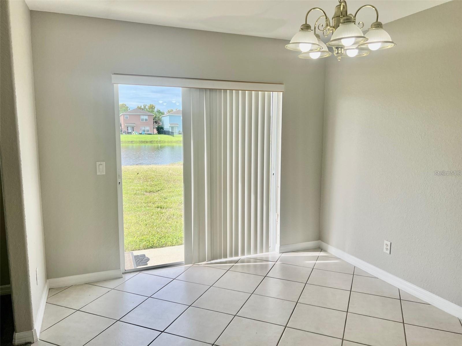 304 BEACON HARBOUR LOOP — photo 4
