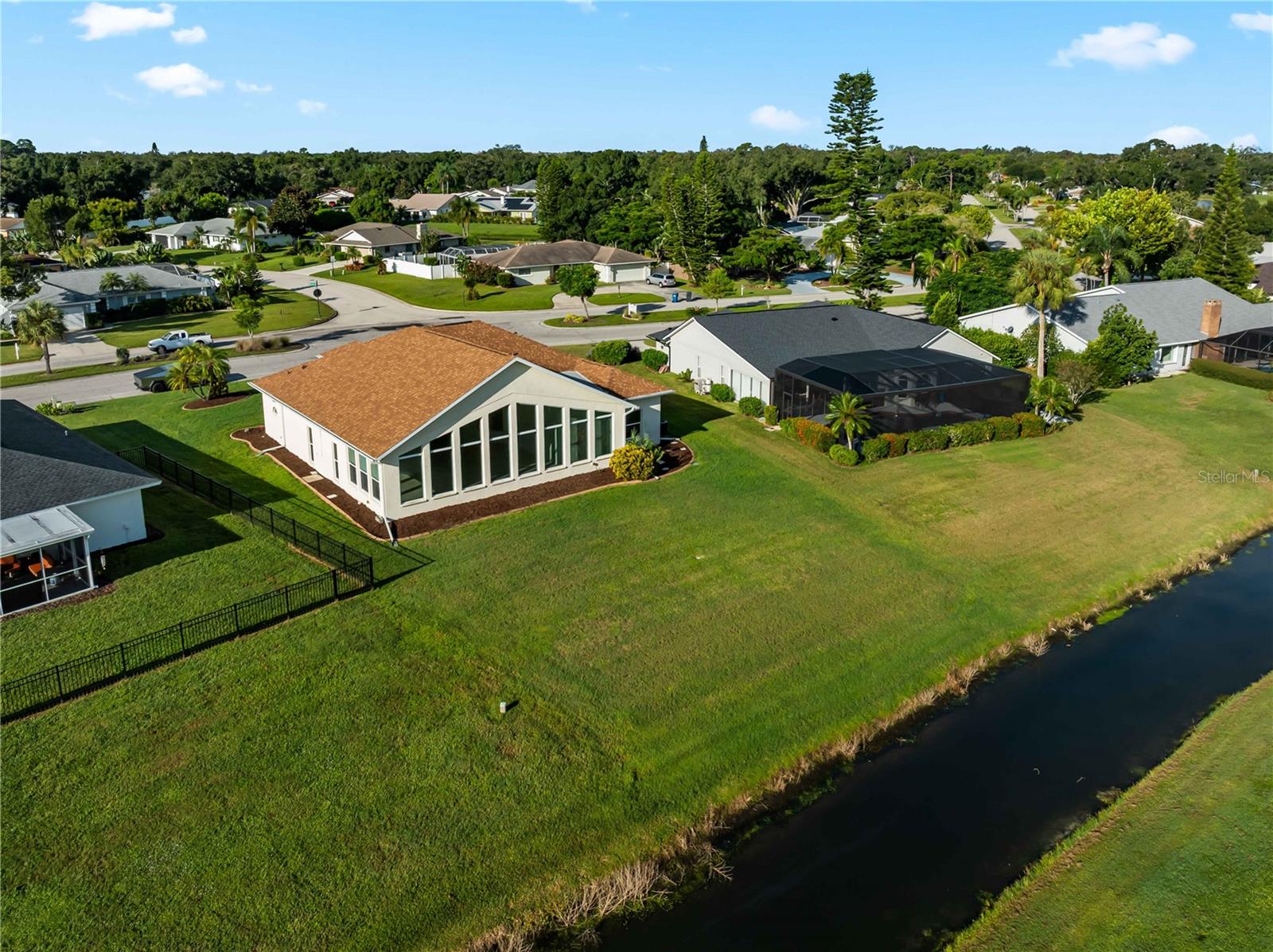 5121 PALM AIRE DR — photo 42