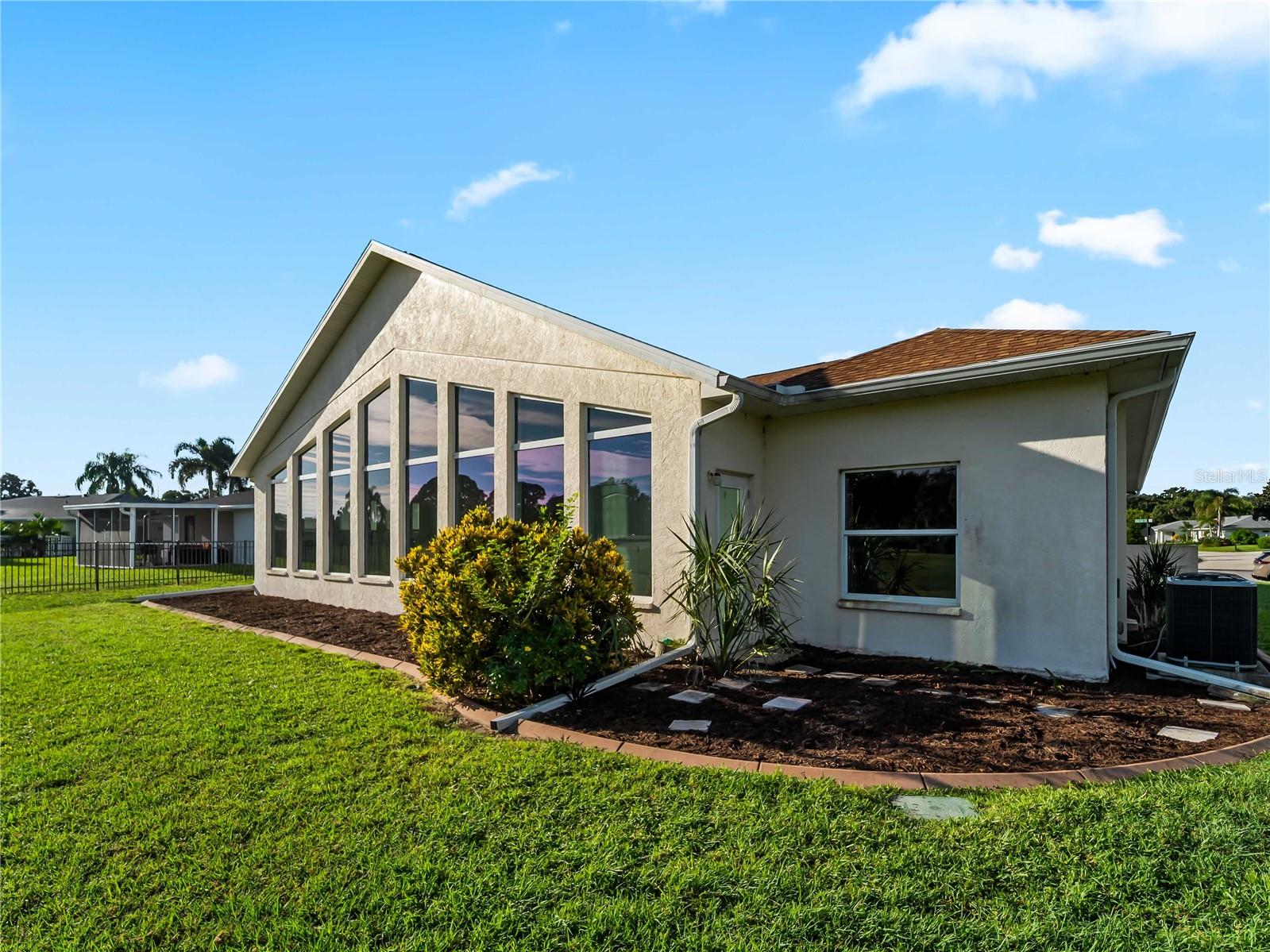 5121 PALM AIRE DR — photo 39