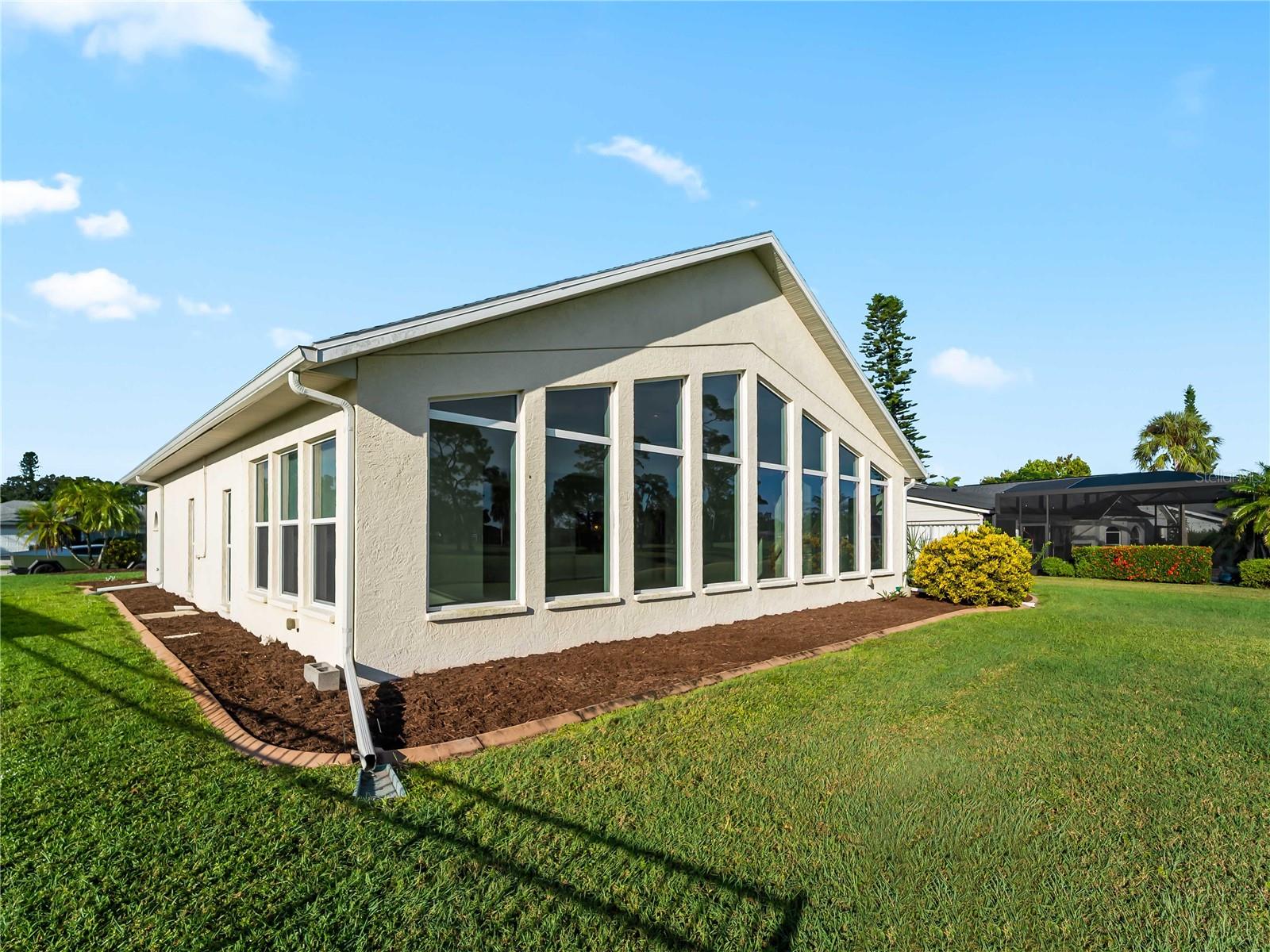 5121 PALM AIRE DR — photo 40