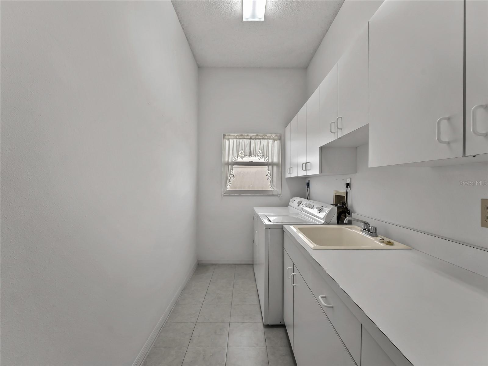 5121 PALM AIRE DR — photo 22