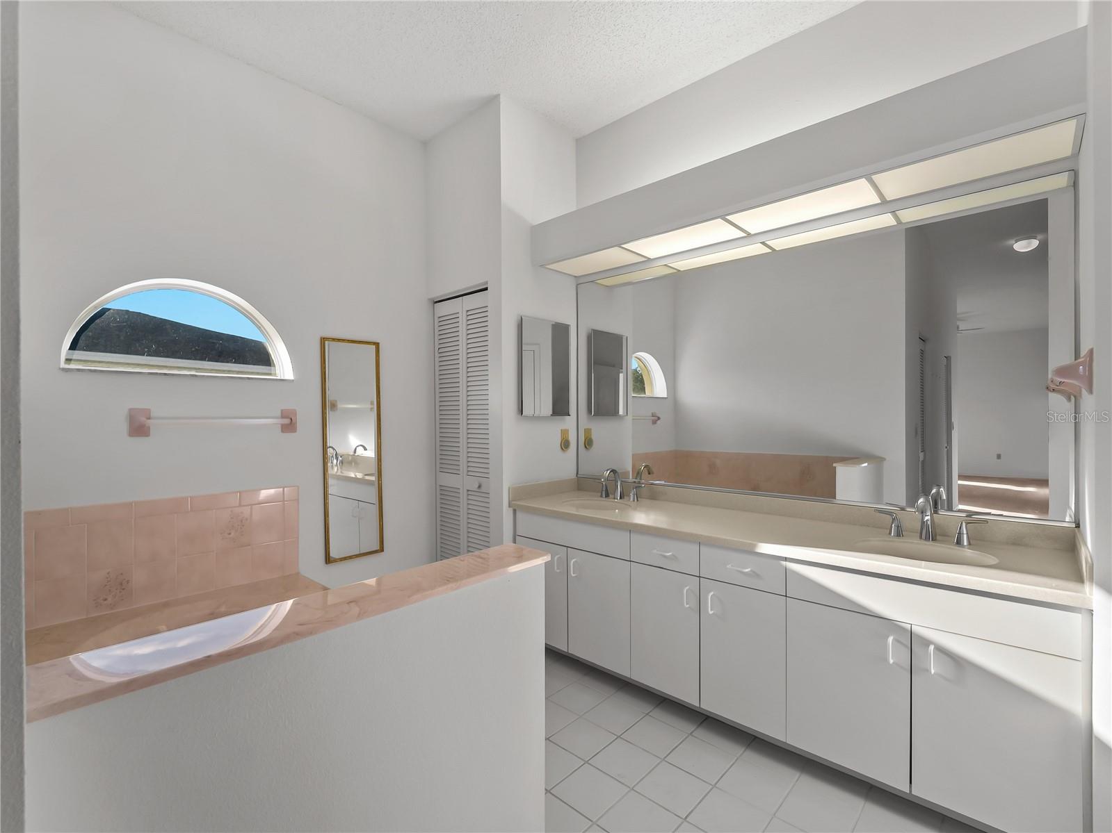 5121 PALM AIRE DR — photo 28