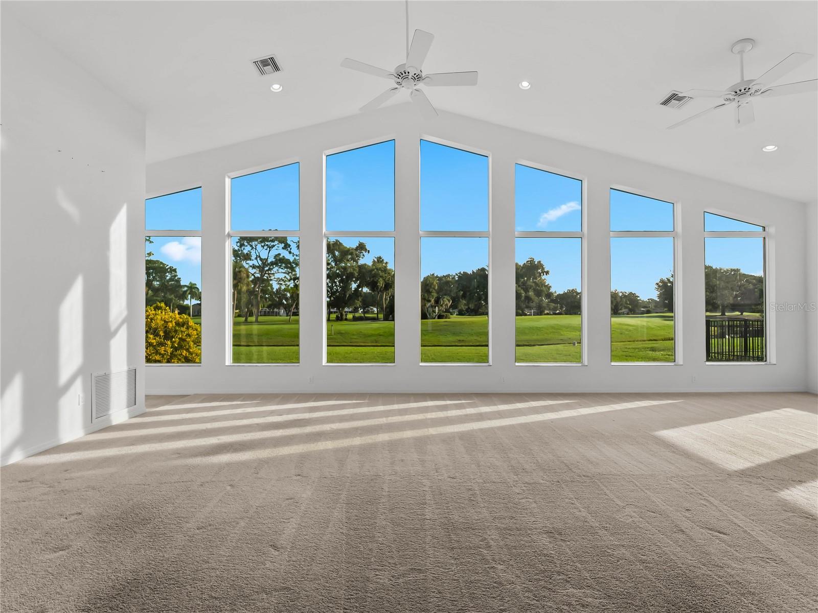 5121 PALM AIRE DR — photo 12