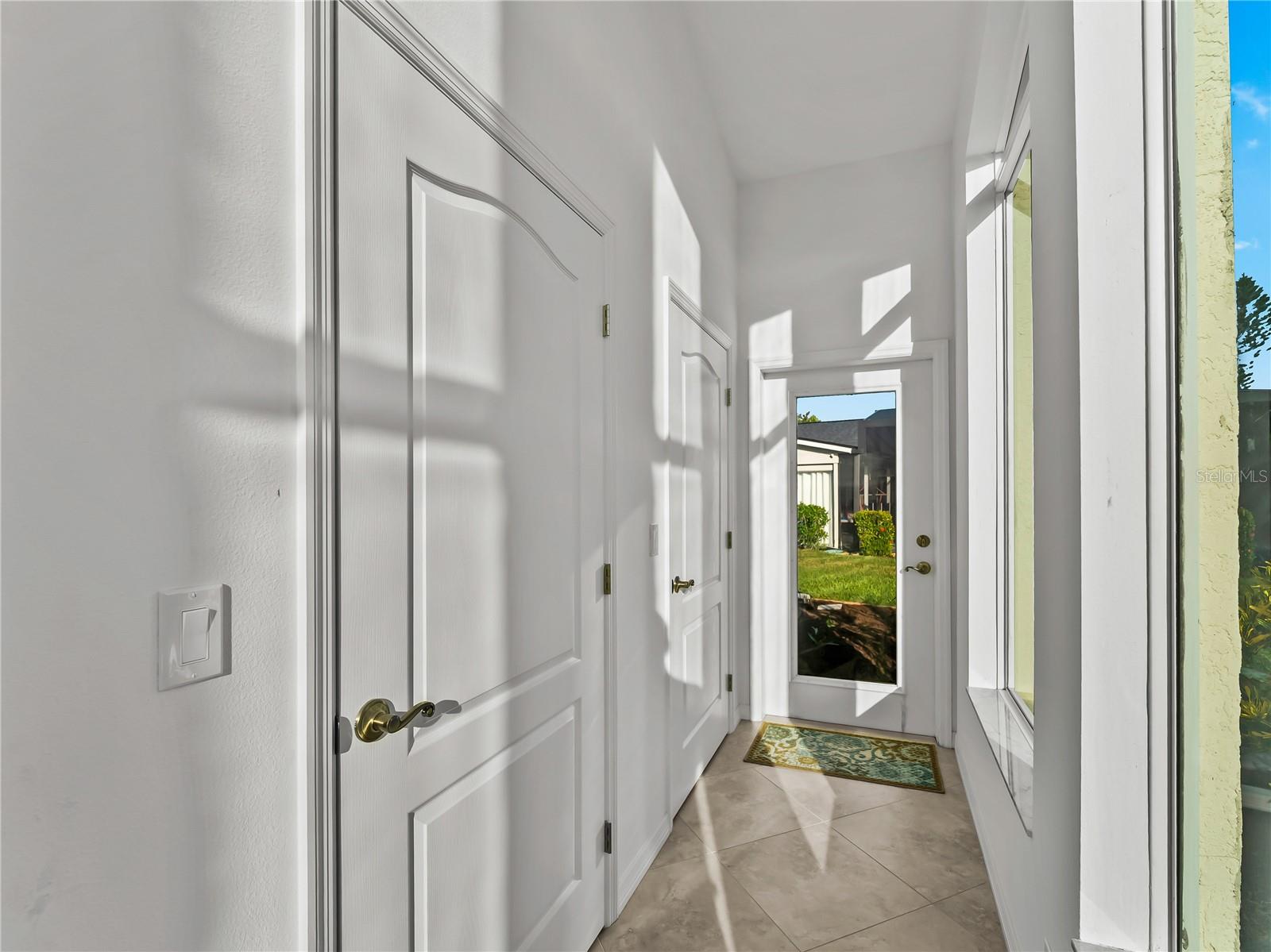 5121 PALM AIRE DR — photo 17