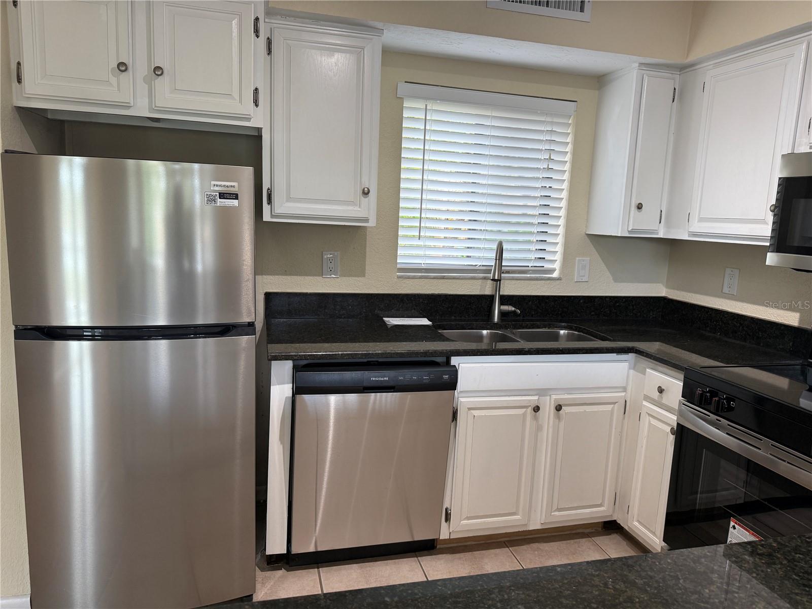 5697 ASHTON LAKE DR #6 — photo 11