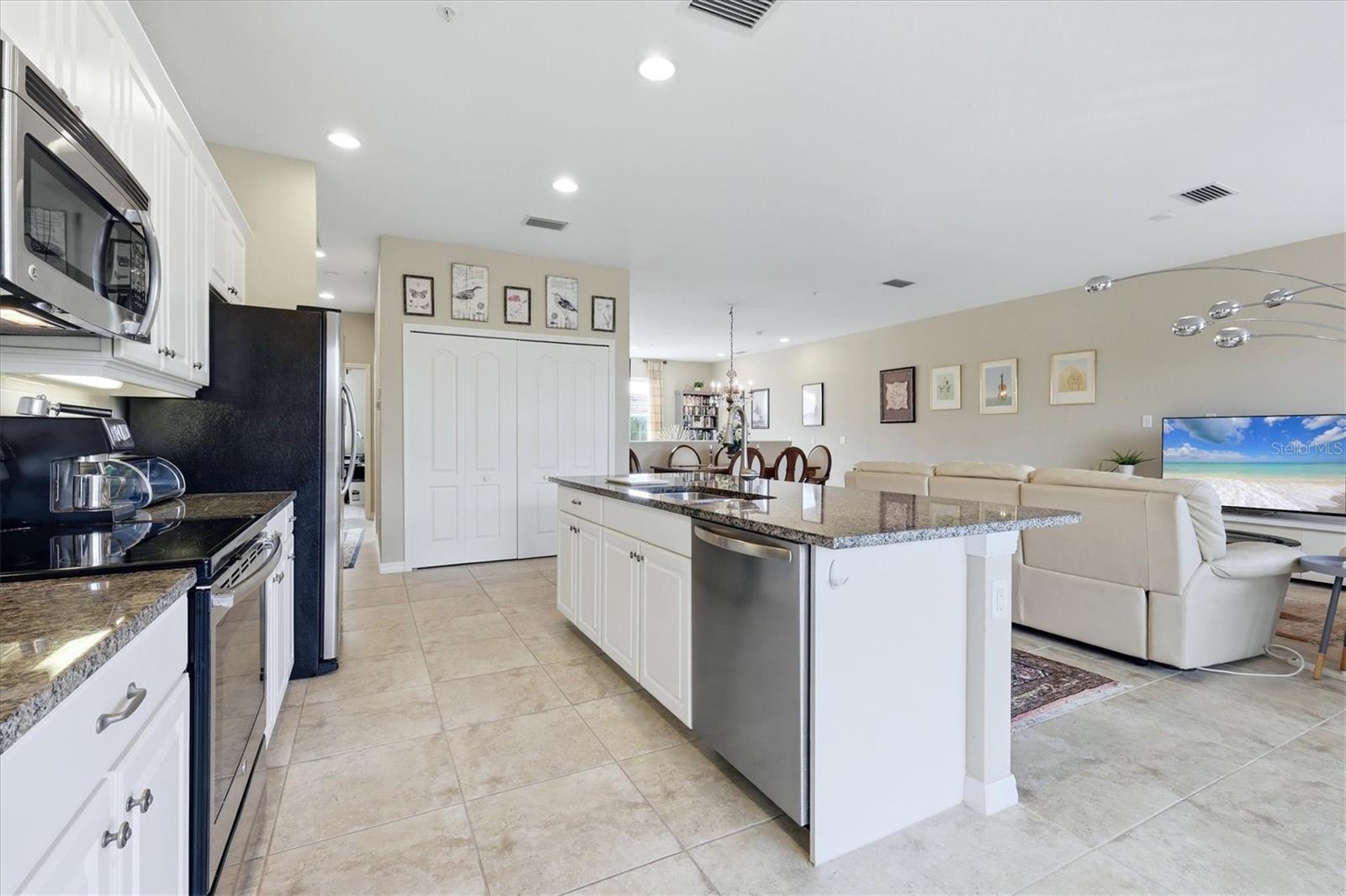 8115 MIRAMAR WAY #202 — photo 17