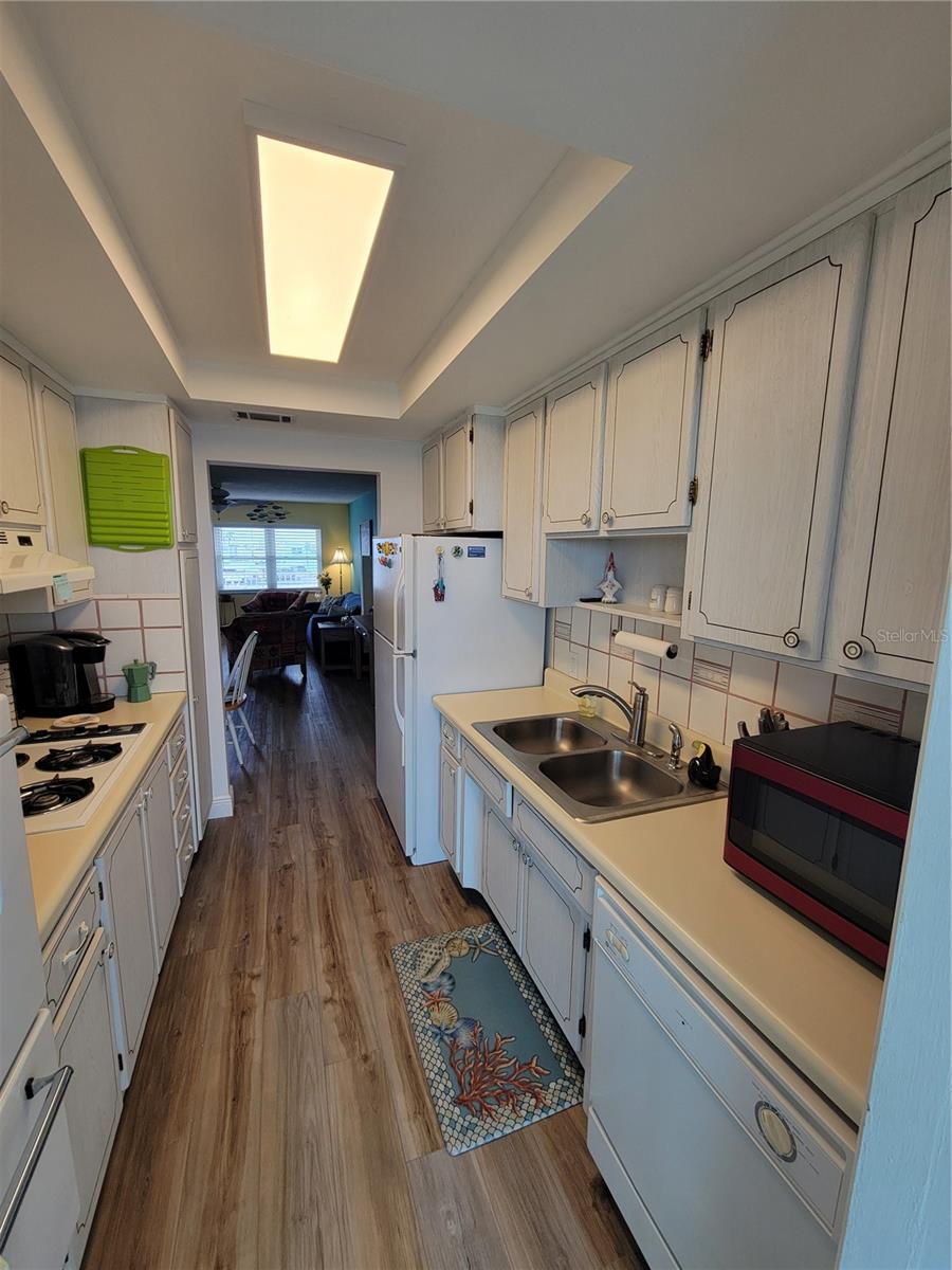 1847 SHORE DR S #204 — photo 10