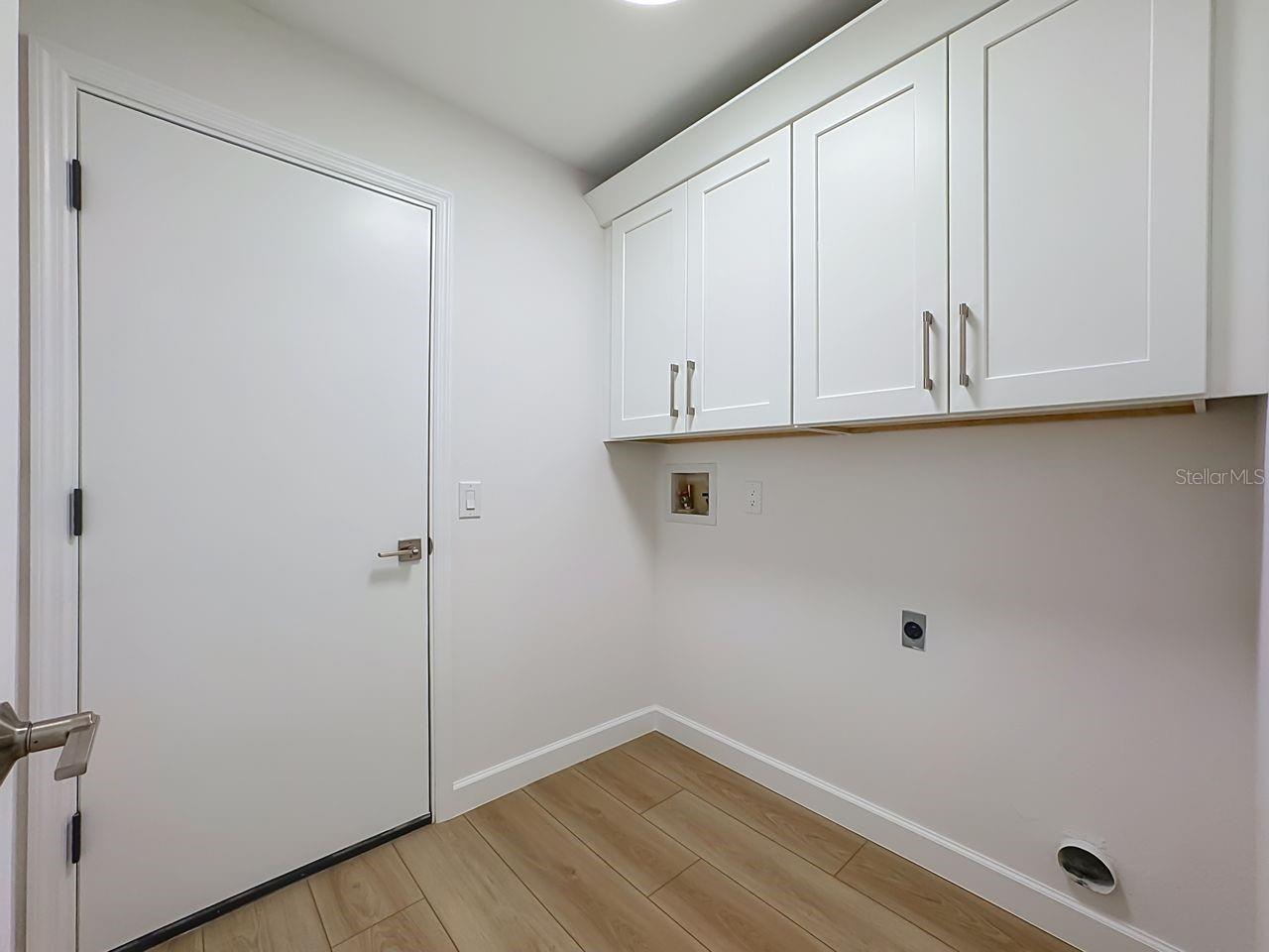 4190 WESTBOURNE CIR — photo 25