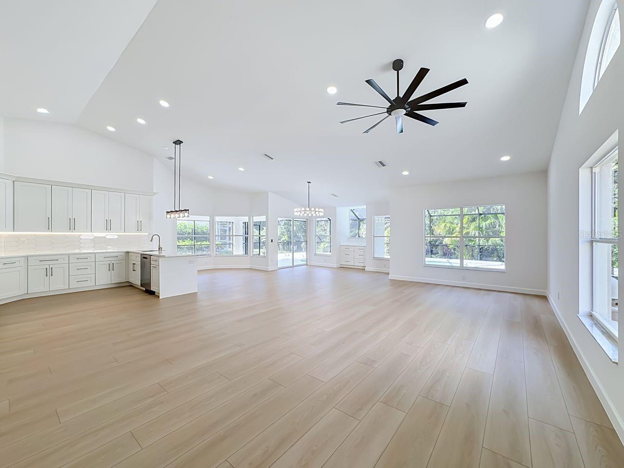4190 WESTBOURNE CIR — photo 11