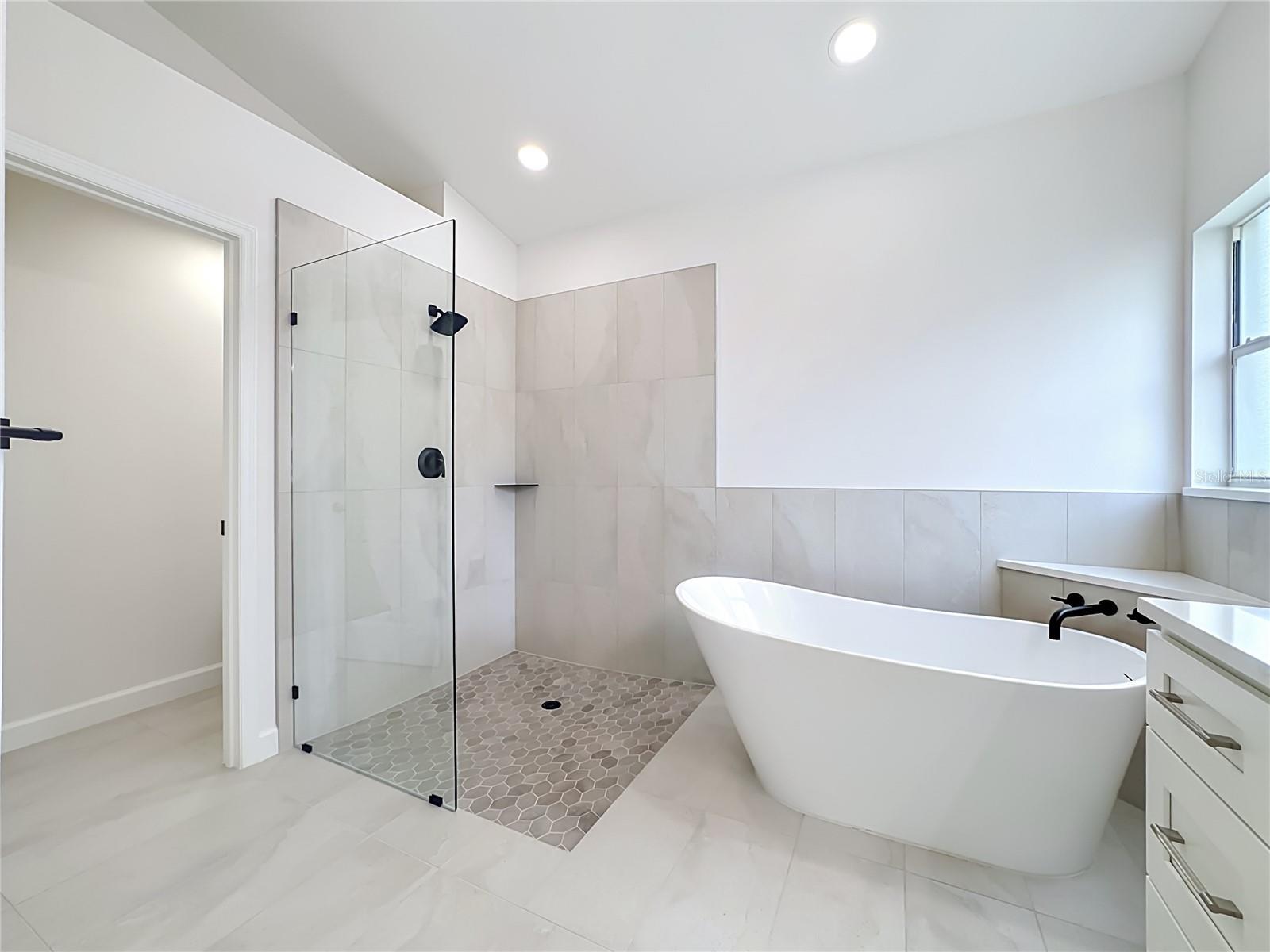 4190 WESTBOURNE CIR — photo 16