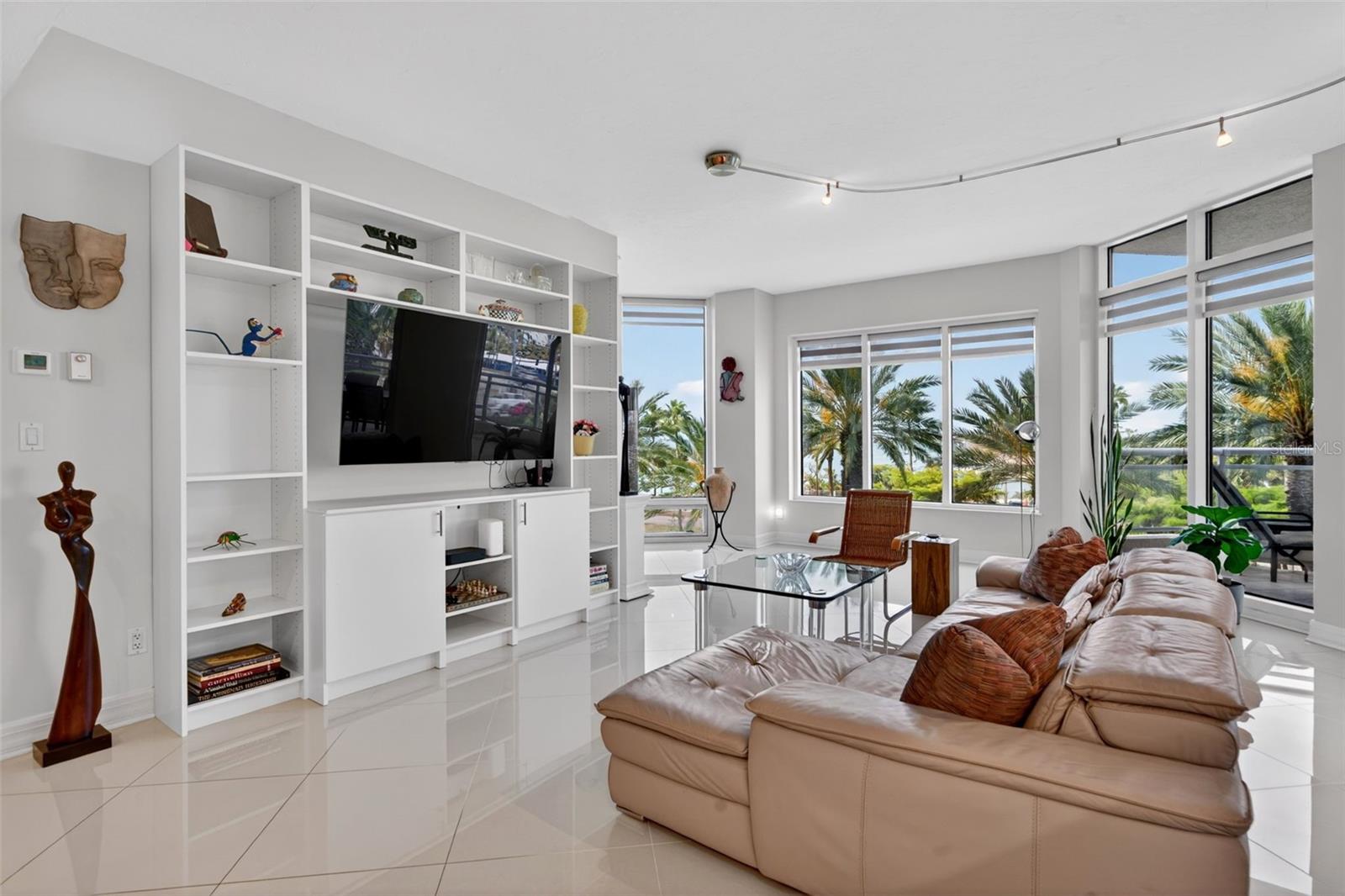 340 S PALM AVE #14 — photo 6