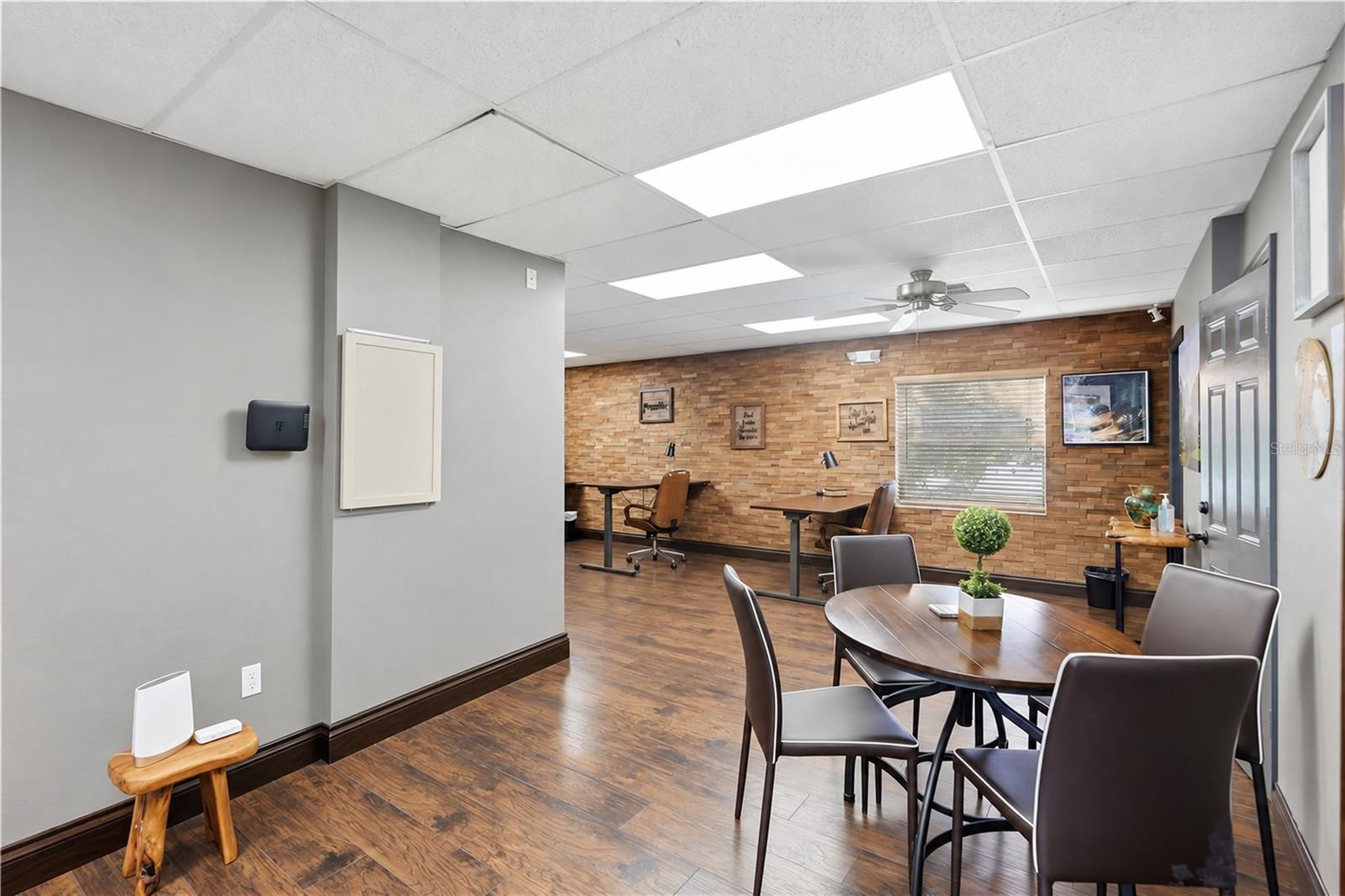2729 STATE ROAD 580 — photo 32