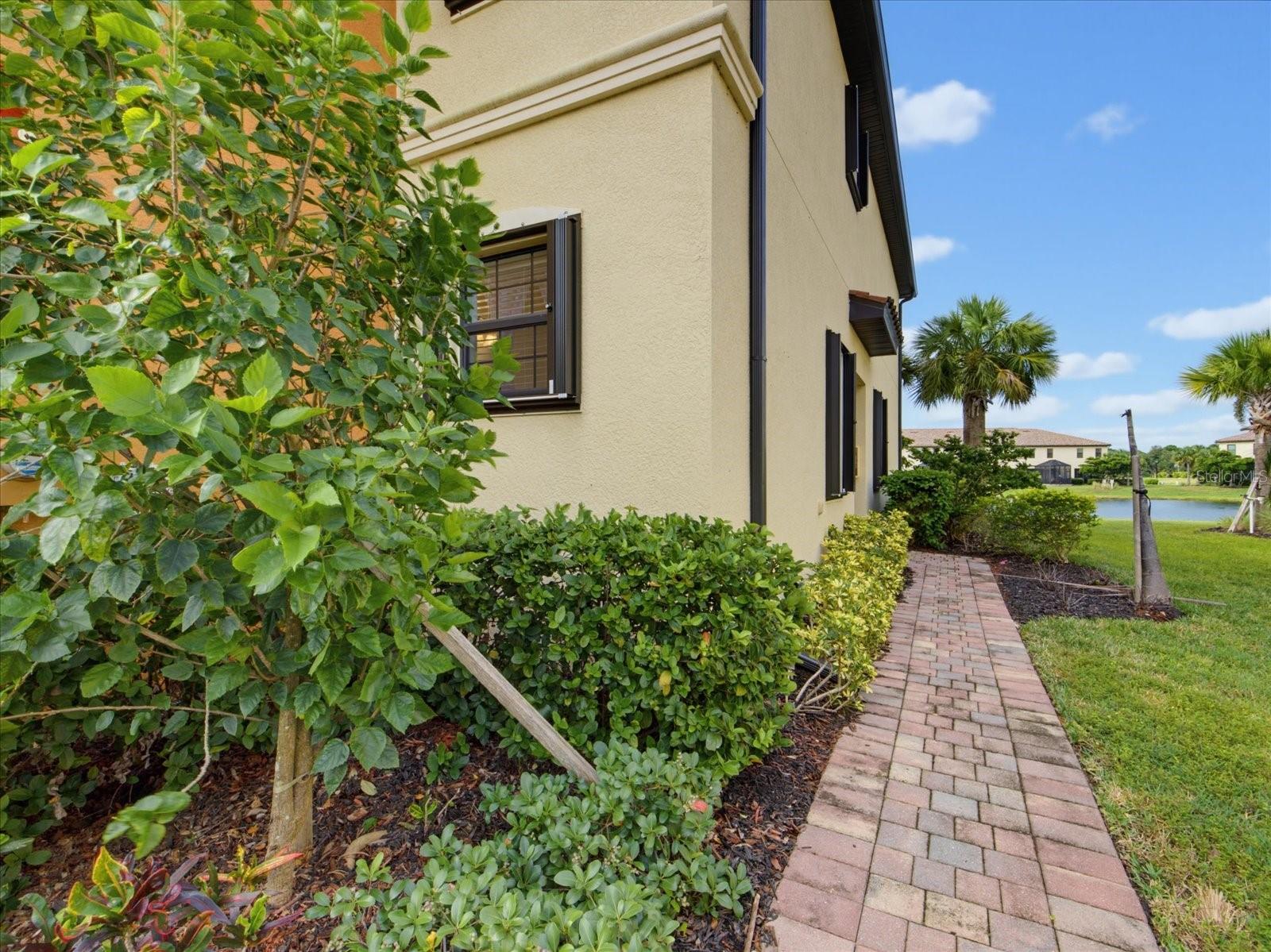 20429 LAGENTE CIR — photo 31