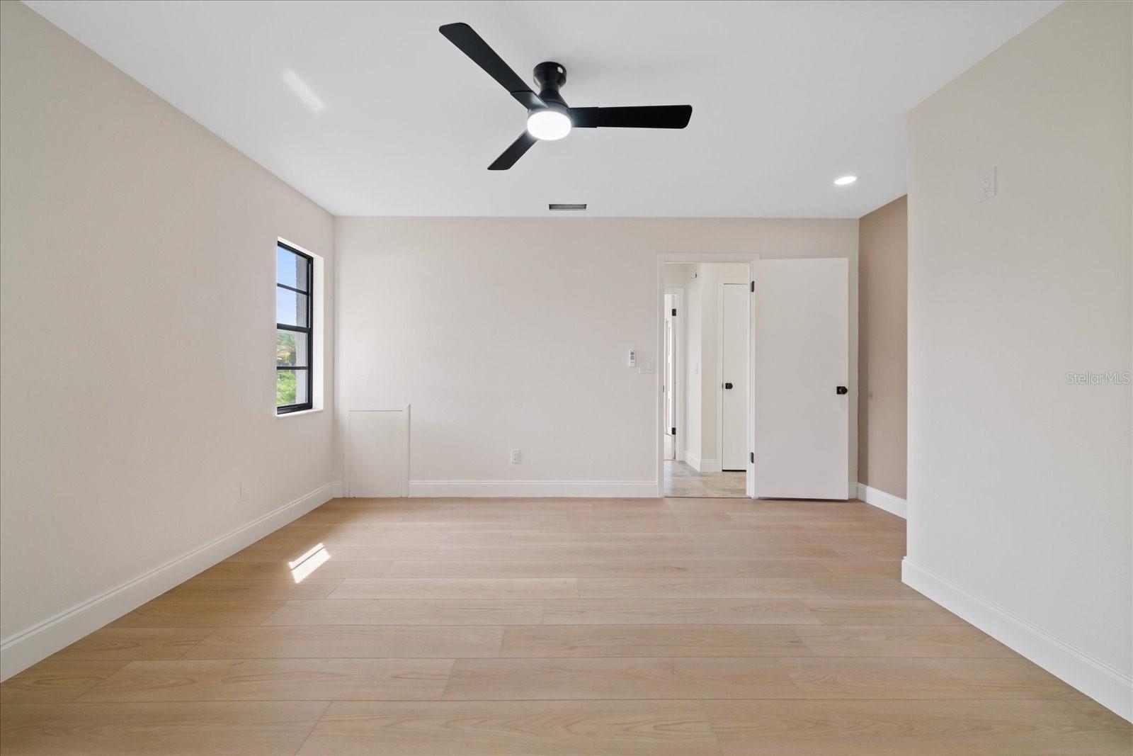 1016 FUCHSIA DR — photo 31