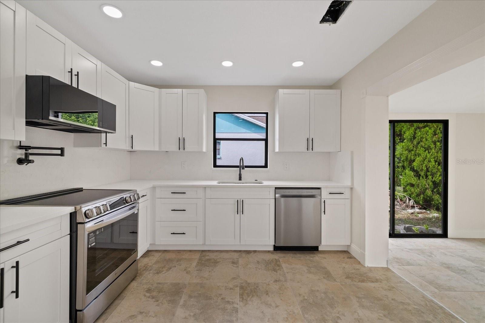 1016 FUCHSIA DR — photo 15