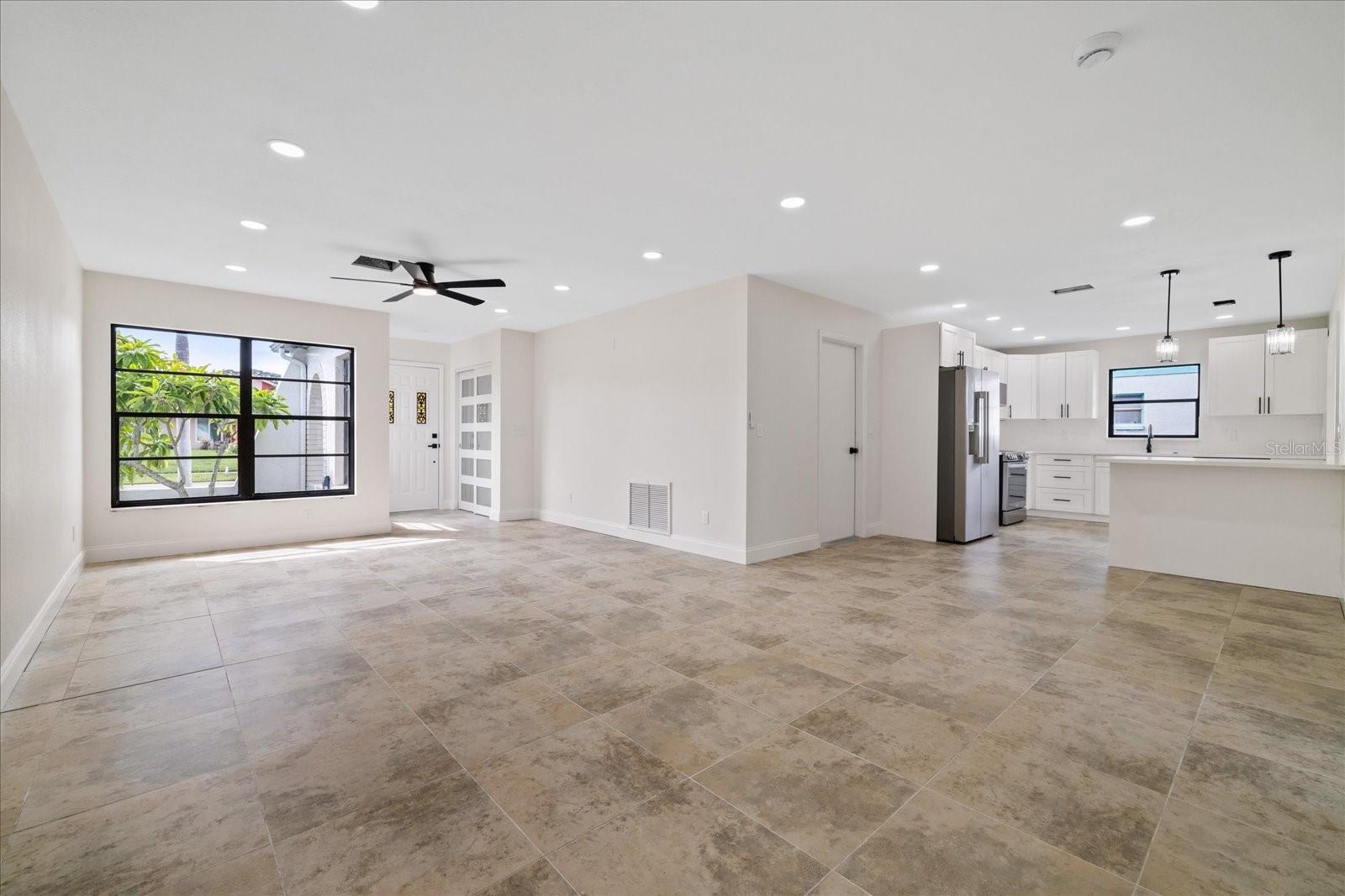 1016 FUCHSIA DR — photo 11