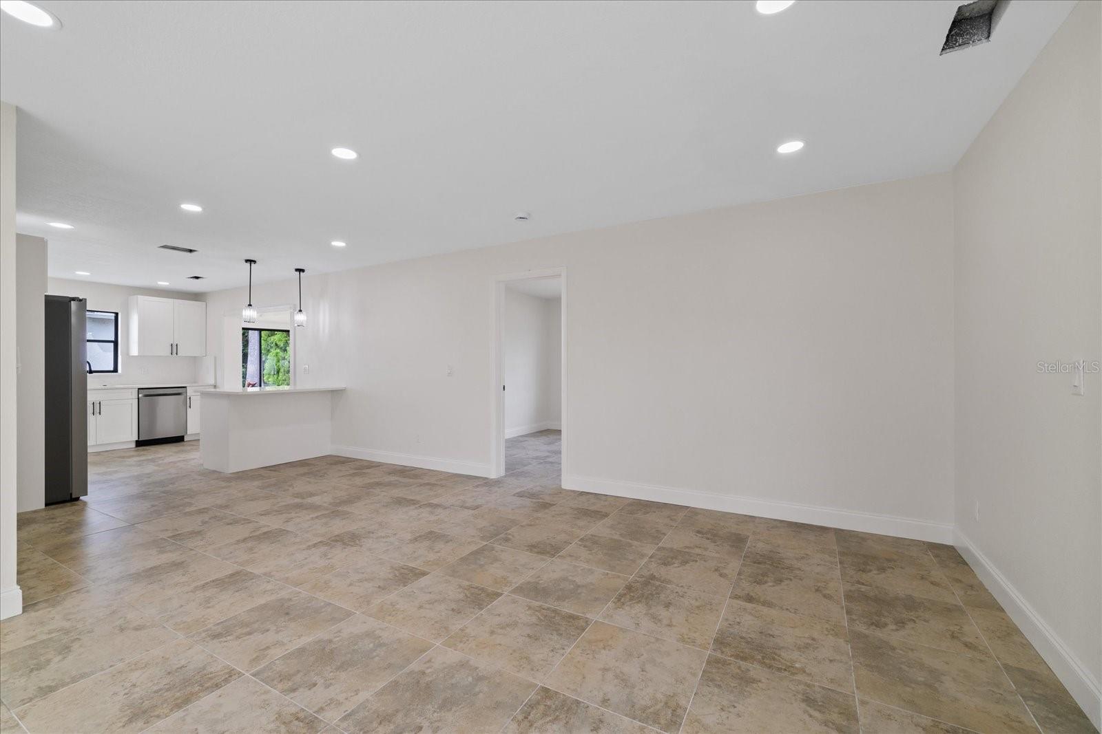 1016 FUCHSIA DR — photo 7