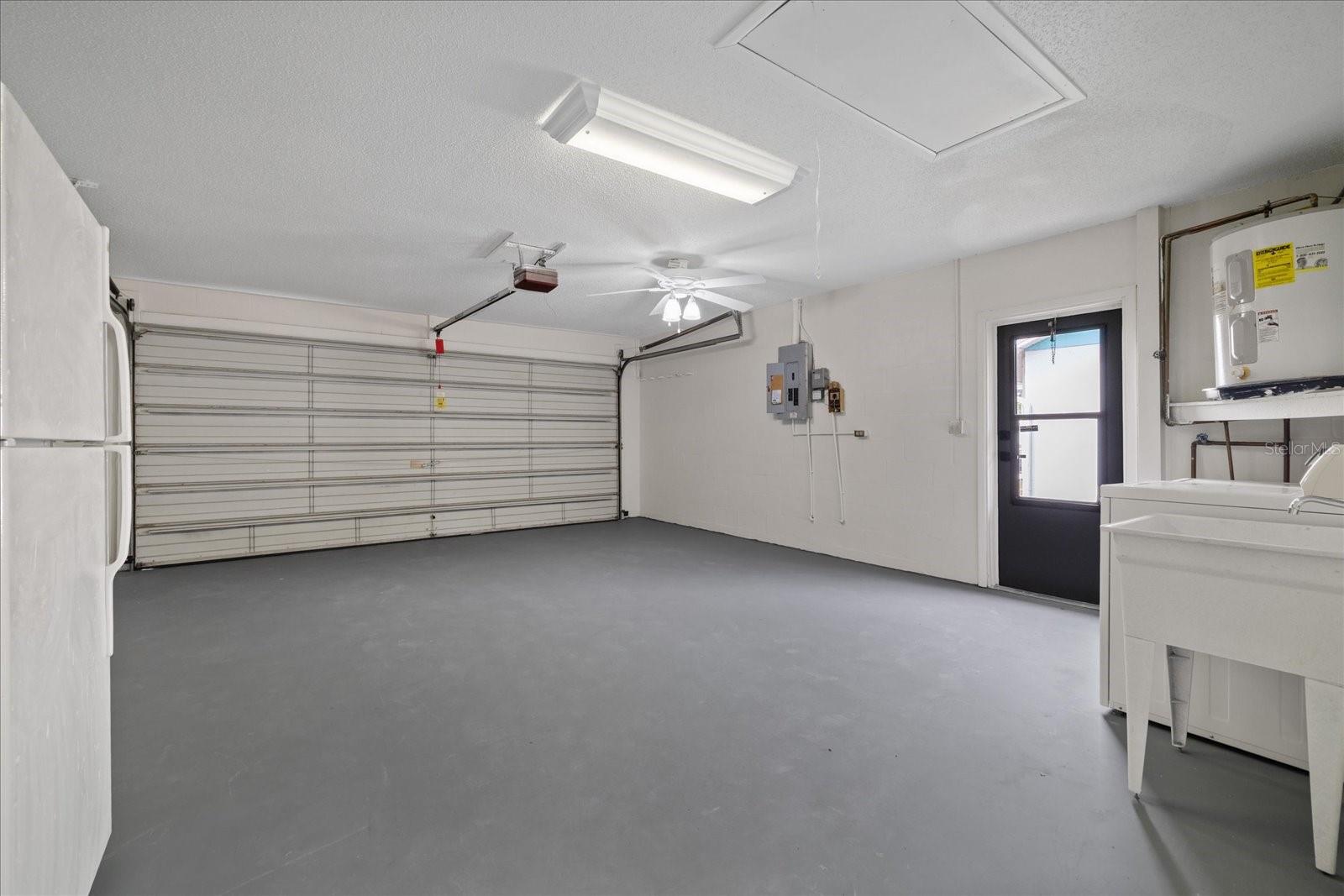 1016 FUCHSIA DR — photo 39