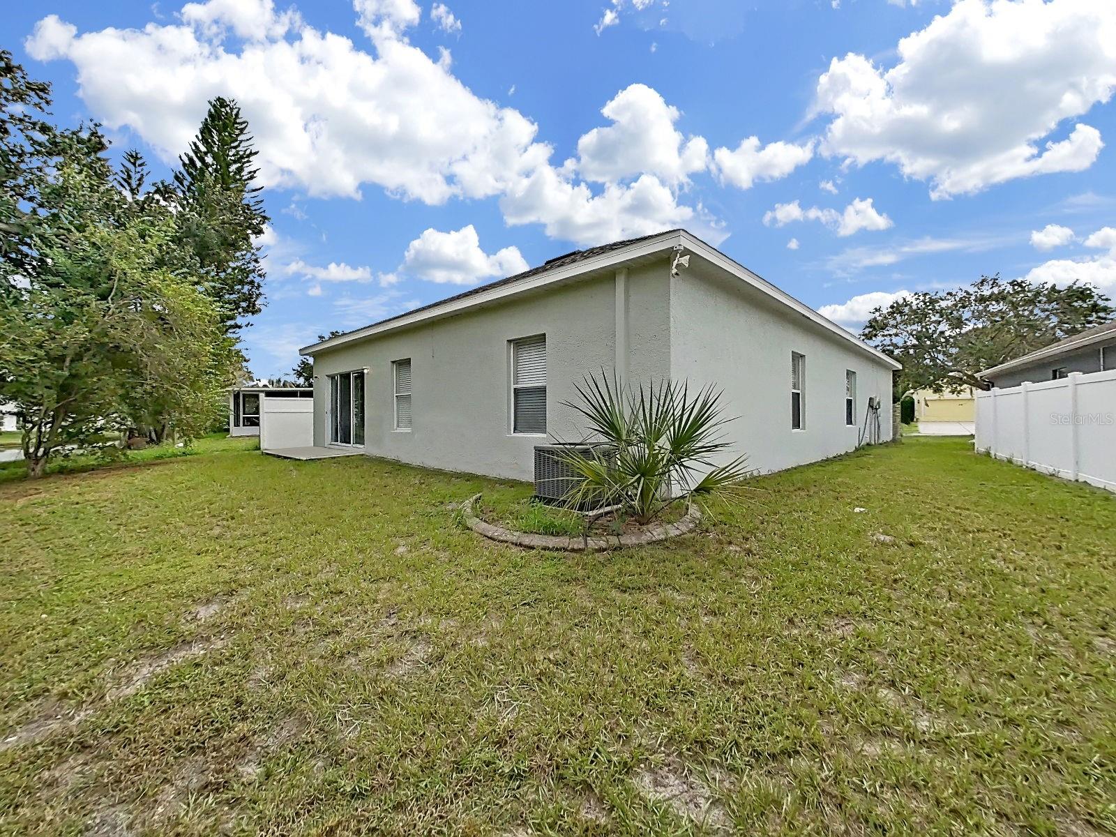 9541 CYPRESS HARBOR DR — photo 3
