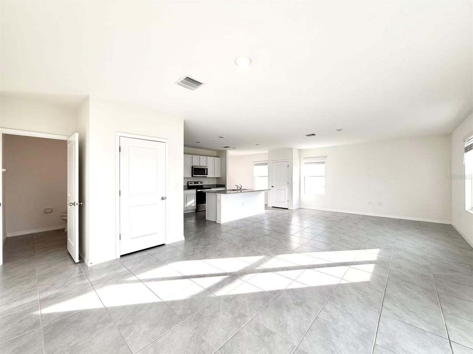 5643 HOLLINGWORTH TRL — photo 7
