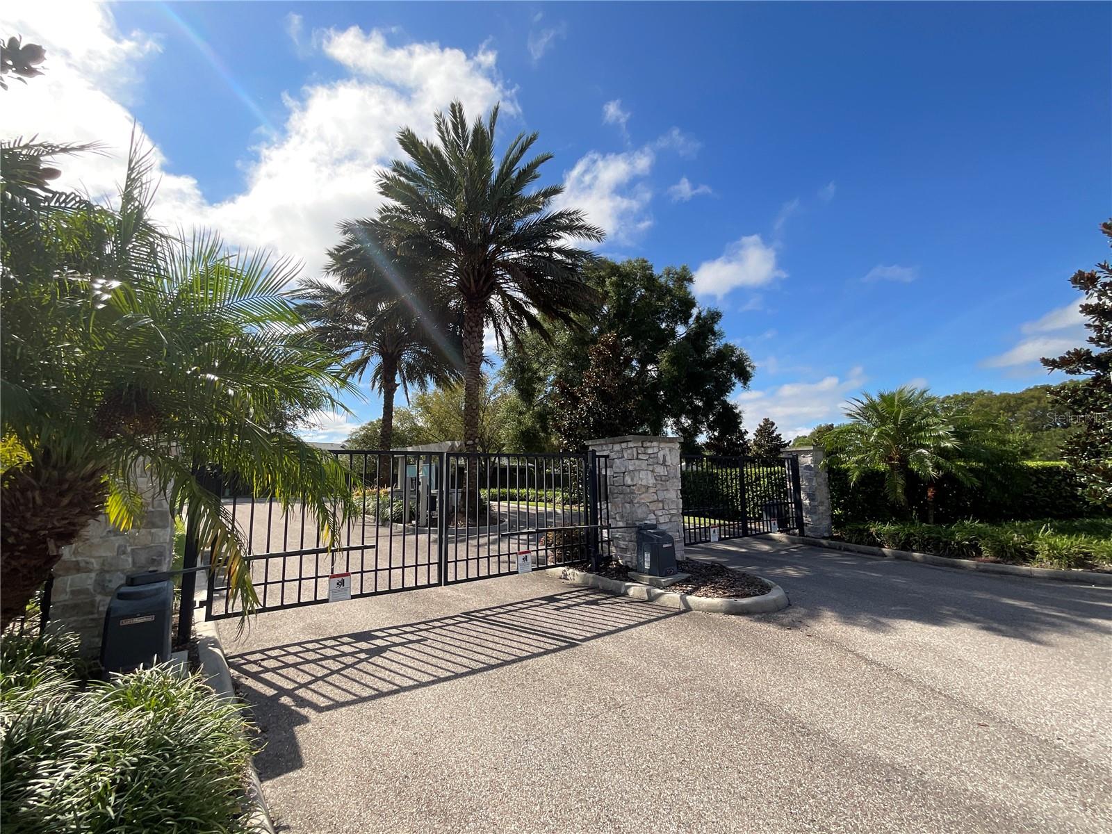1104 CORAL LN — photo 4