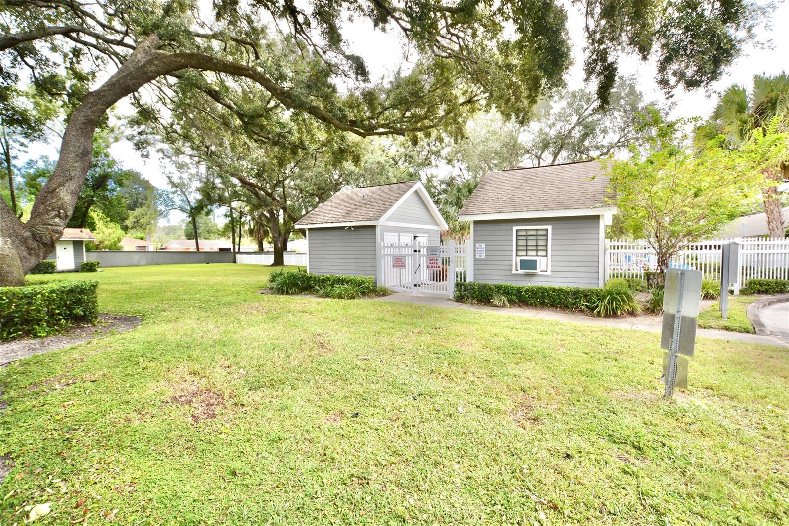 1762 CASTLE ROCK RD — photo 37
