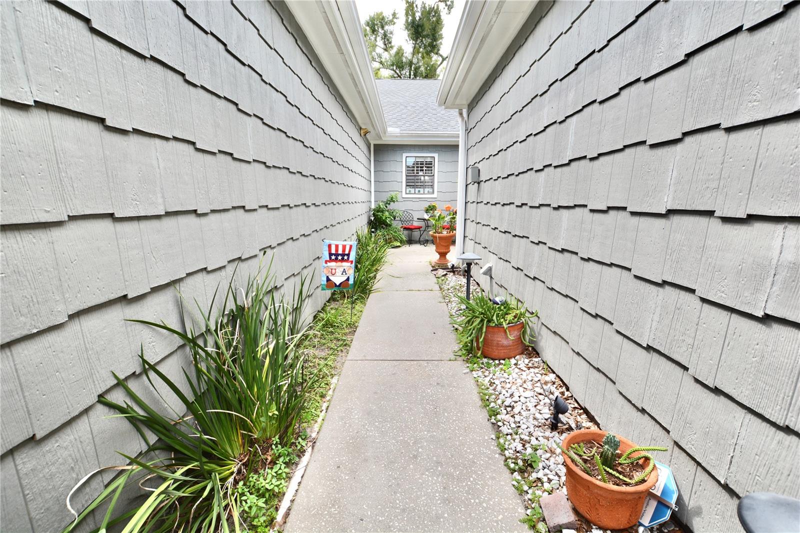 1762 CASTLE ROCK RD — photo 3