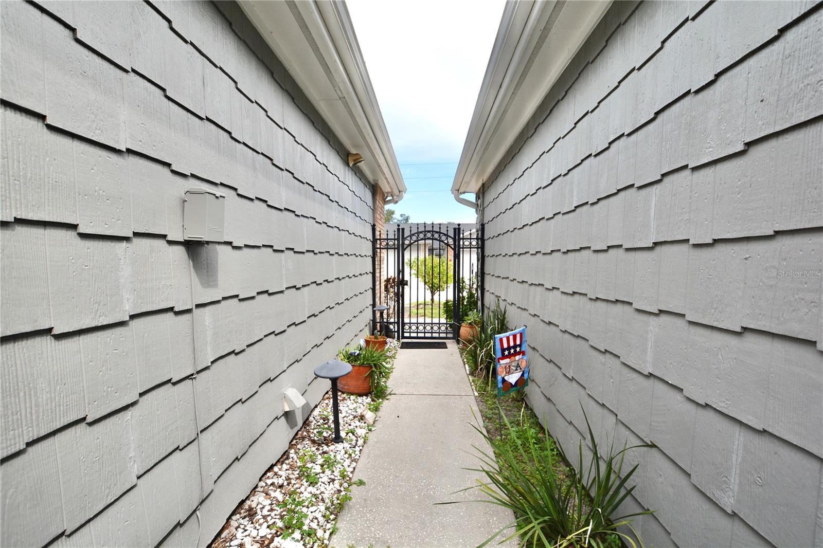 1762 CASTLE ROCK RD — photo 47