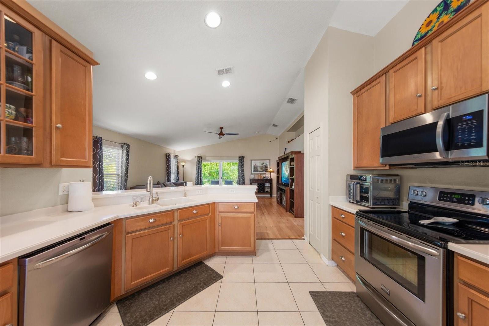 2939 WOOD POINTE DR — photo 8