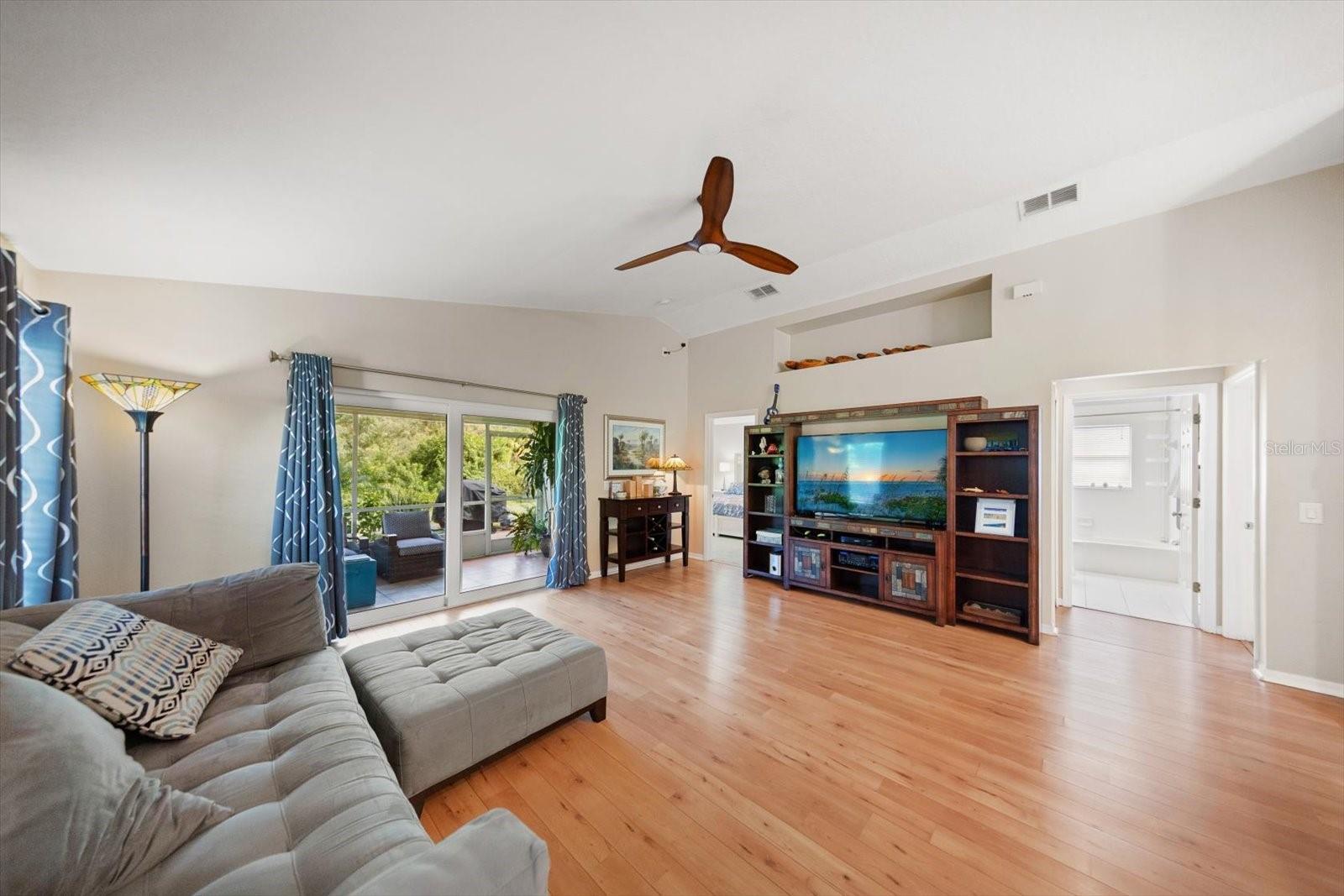 2939 WOOD POINTE DR — photo 4