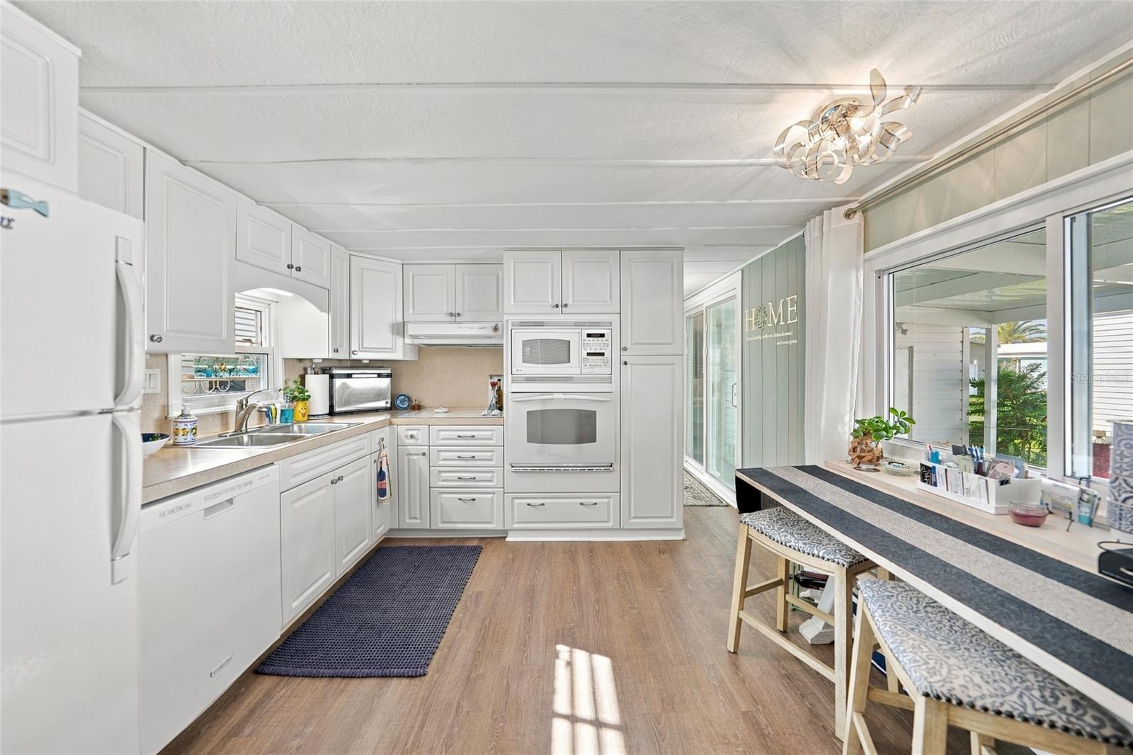 635 BLACKBURN BLVD — photo 7