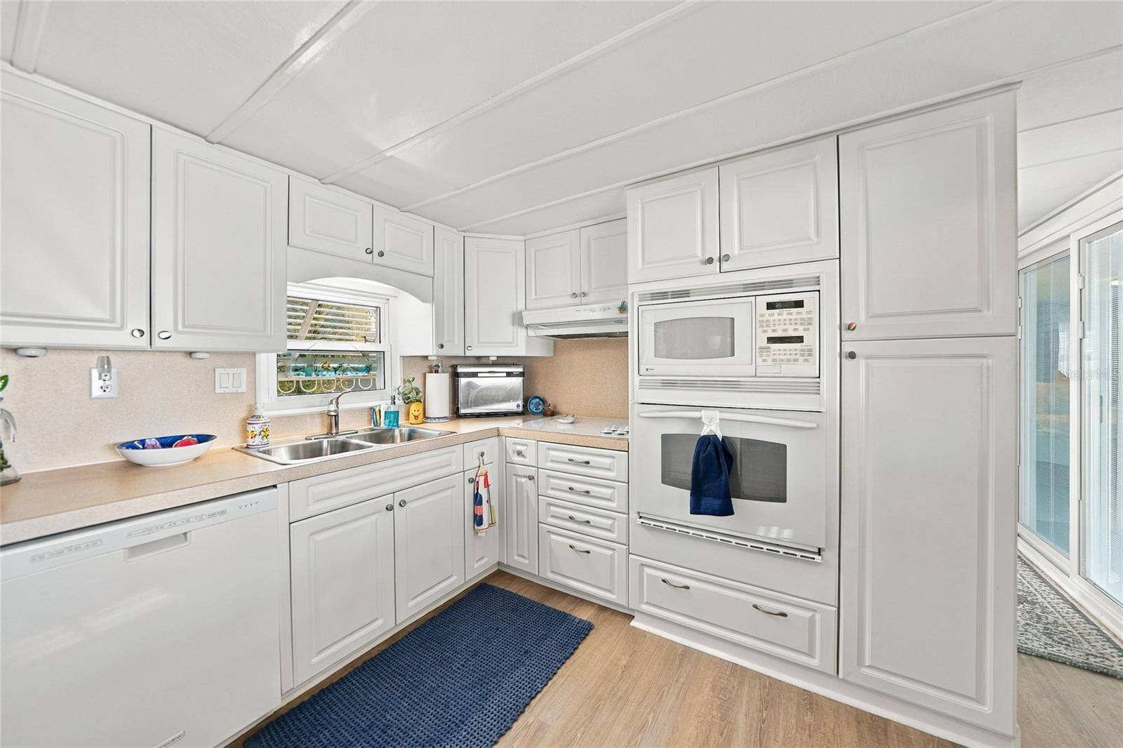 635 BLACKBURN BLVD — photo 8