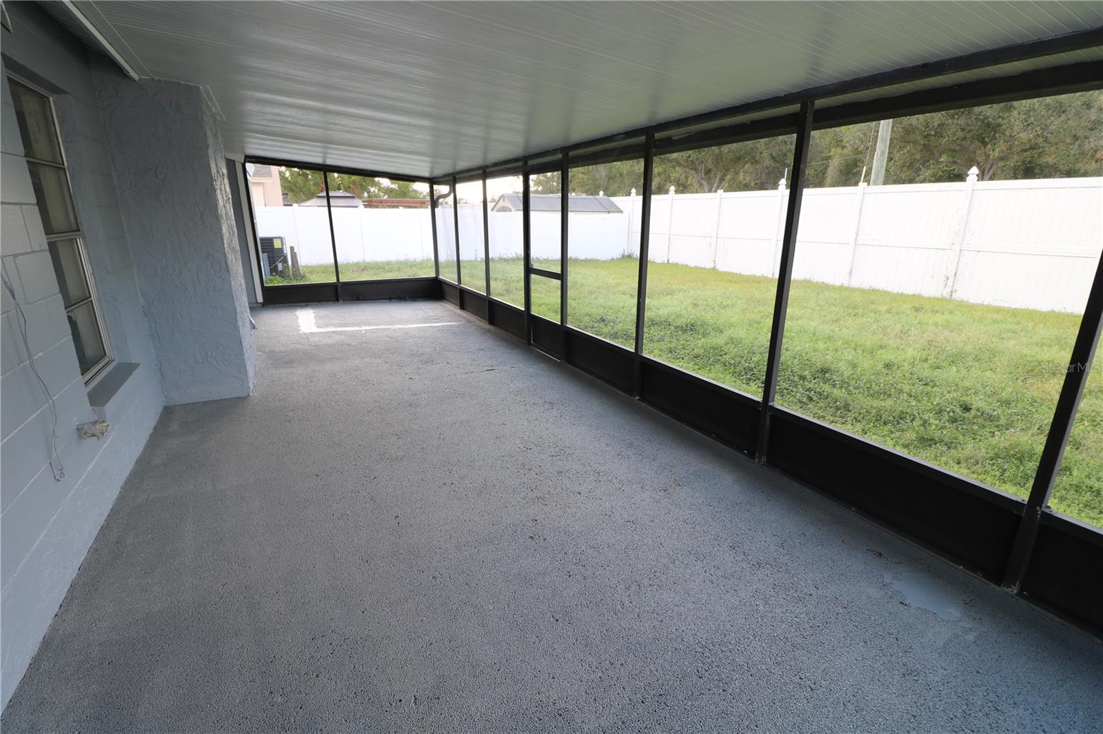 5018 OAKSHIRE DR — photo 26