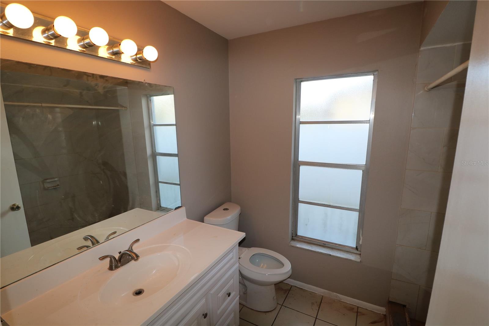5018 OAKSHIRE DR — photo 12
