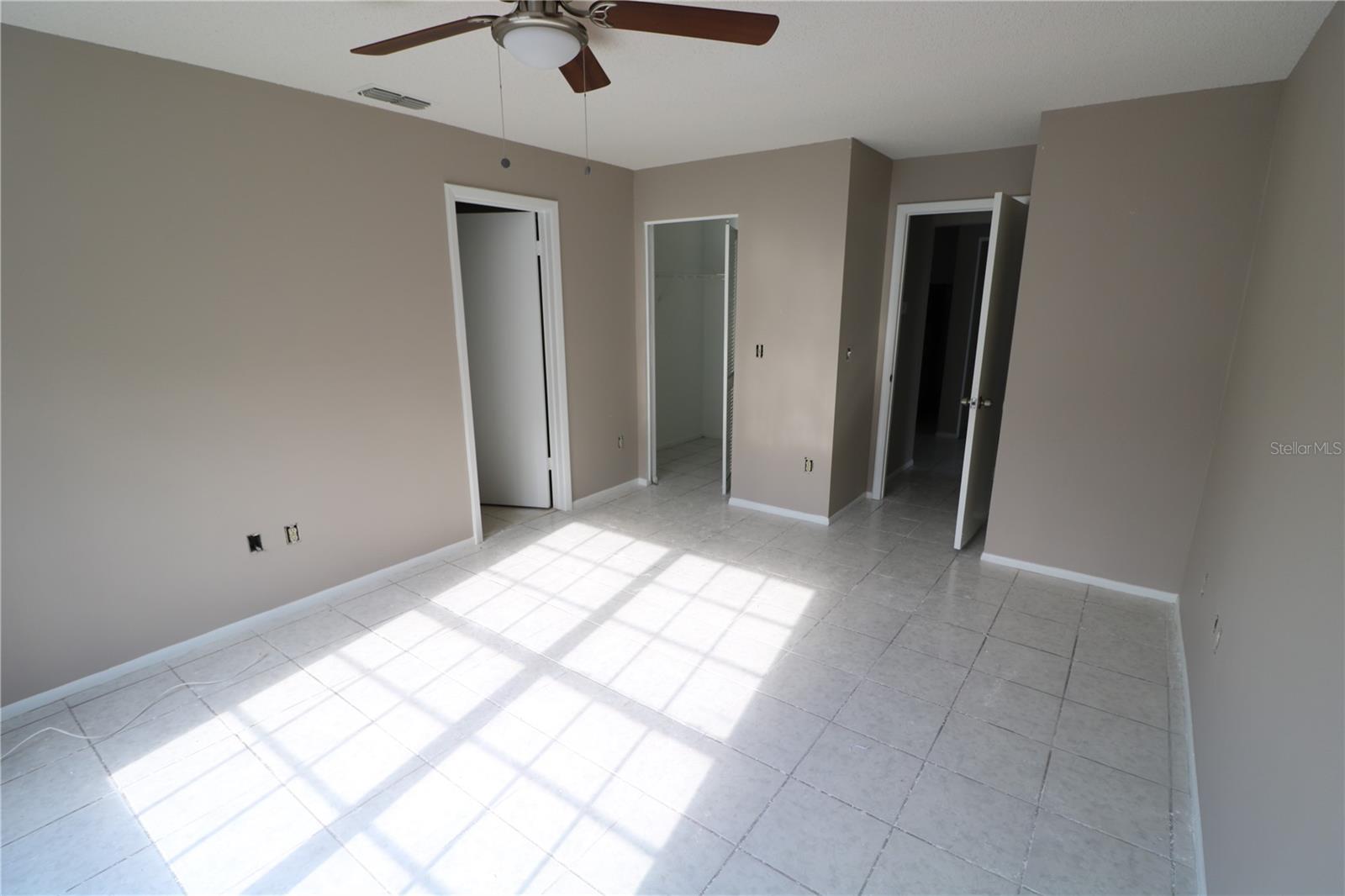 5018 OAKSHIRE DR — photo 4