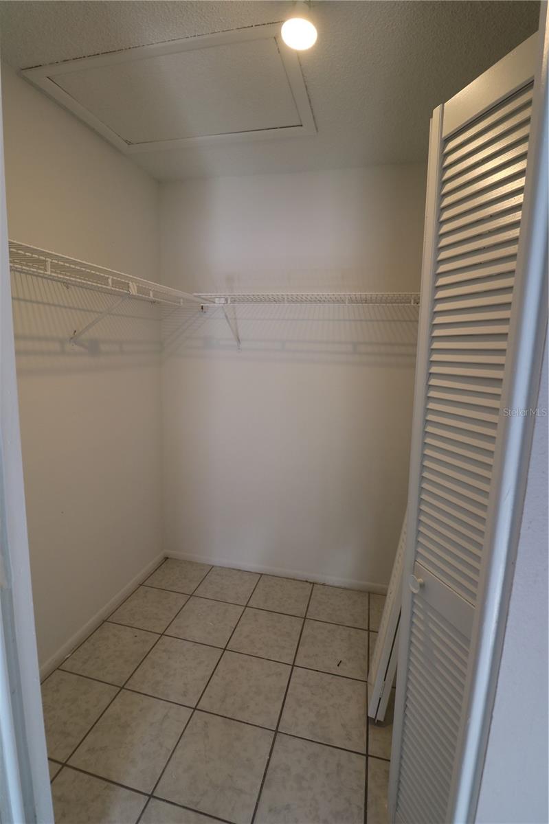 5018 OAKSHIRE DR — photo 6