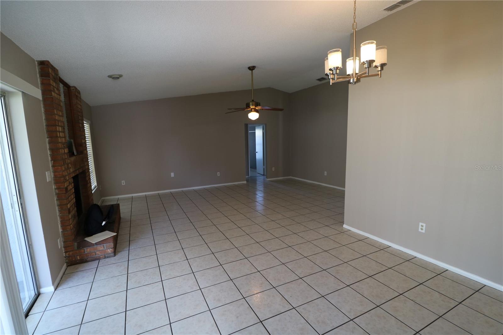5018 OAKSHIRE DR — photo 17