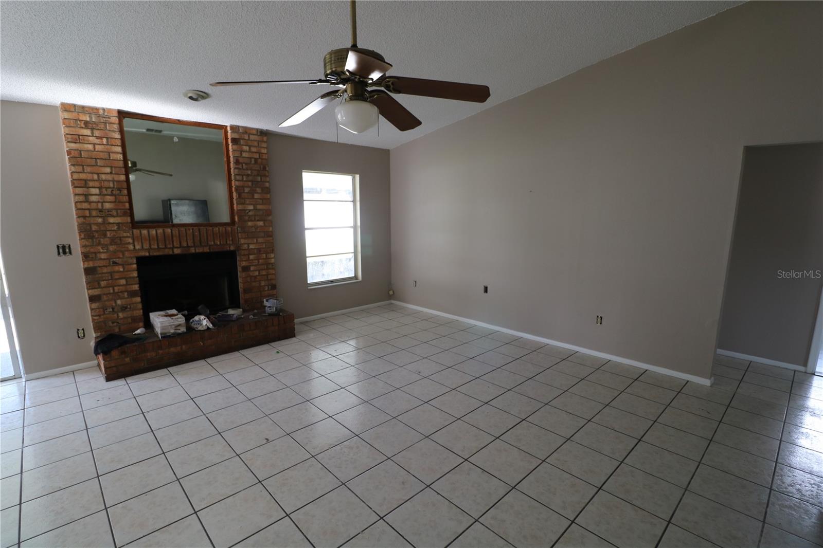 5018 OAKSHIRE DR — photo 18