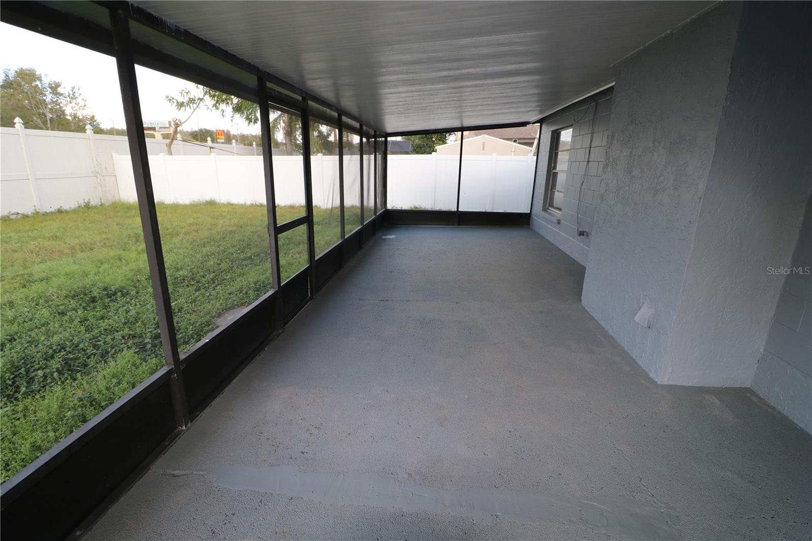 5018 OAKSHIRE DR — photo 25