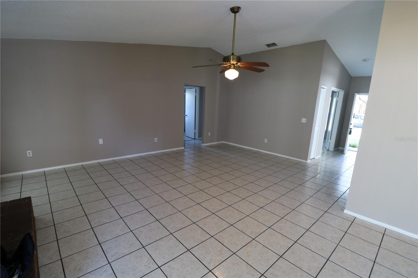 5018 OAKSHIRE DR — photo 16