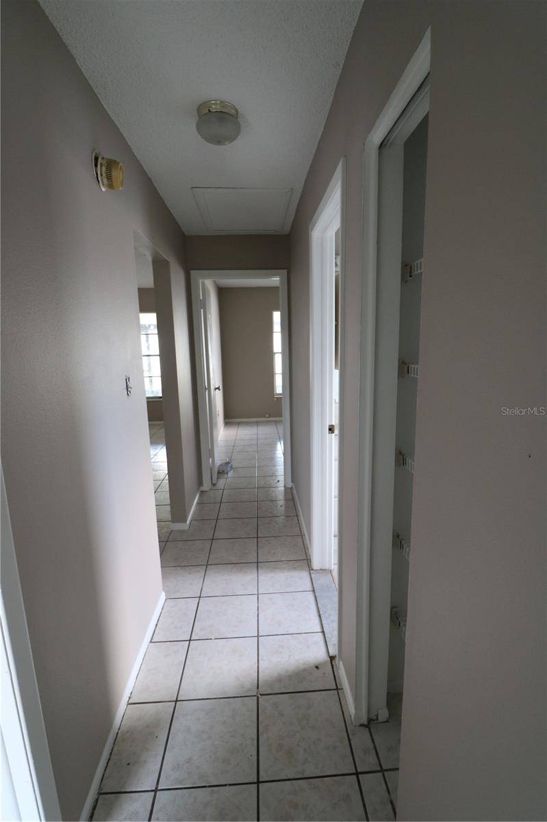 5018 OAKSHIRE DR — photo 11
