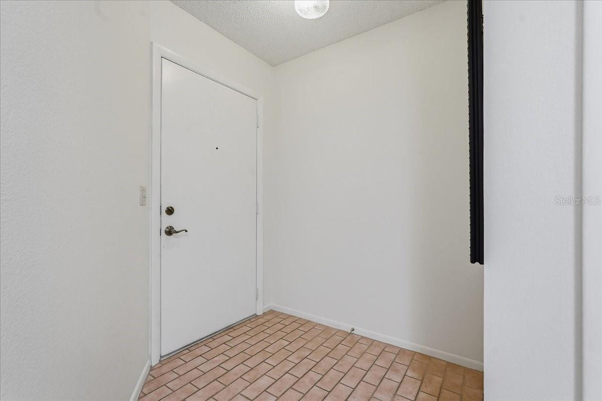 11508 ORLEANS LN #11508 — photo 6