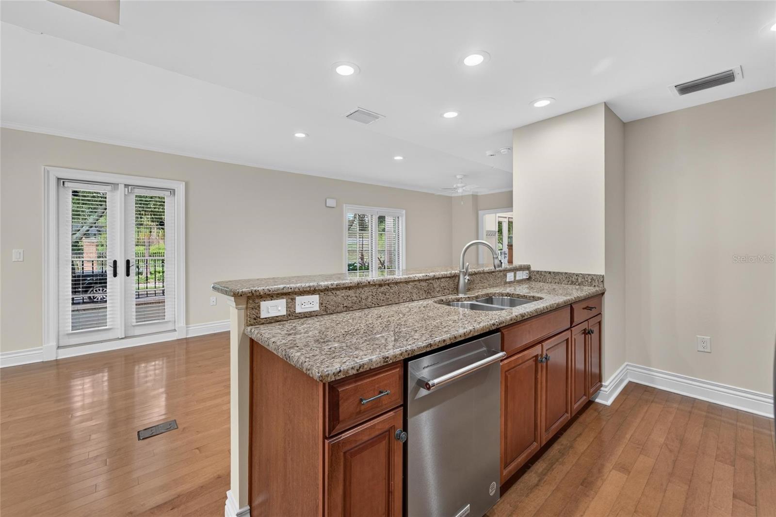 610 S ROME AVE #102 — photo 19