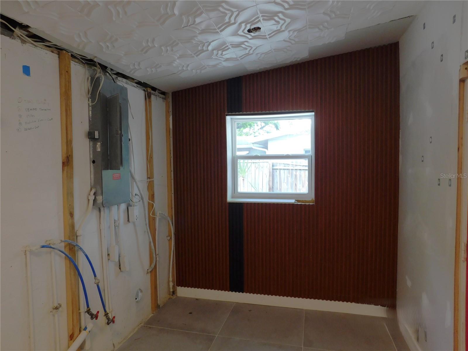 5622 HOBSON ST NE — photo 3