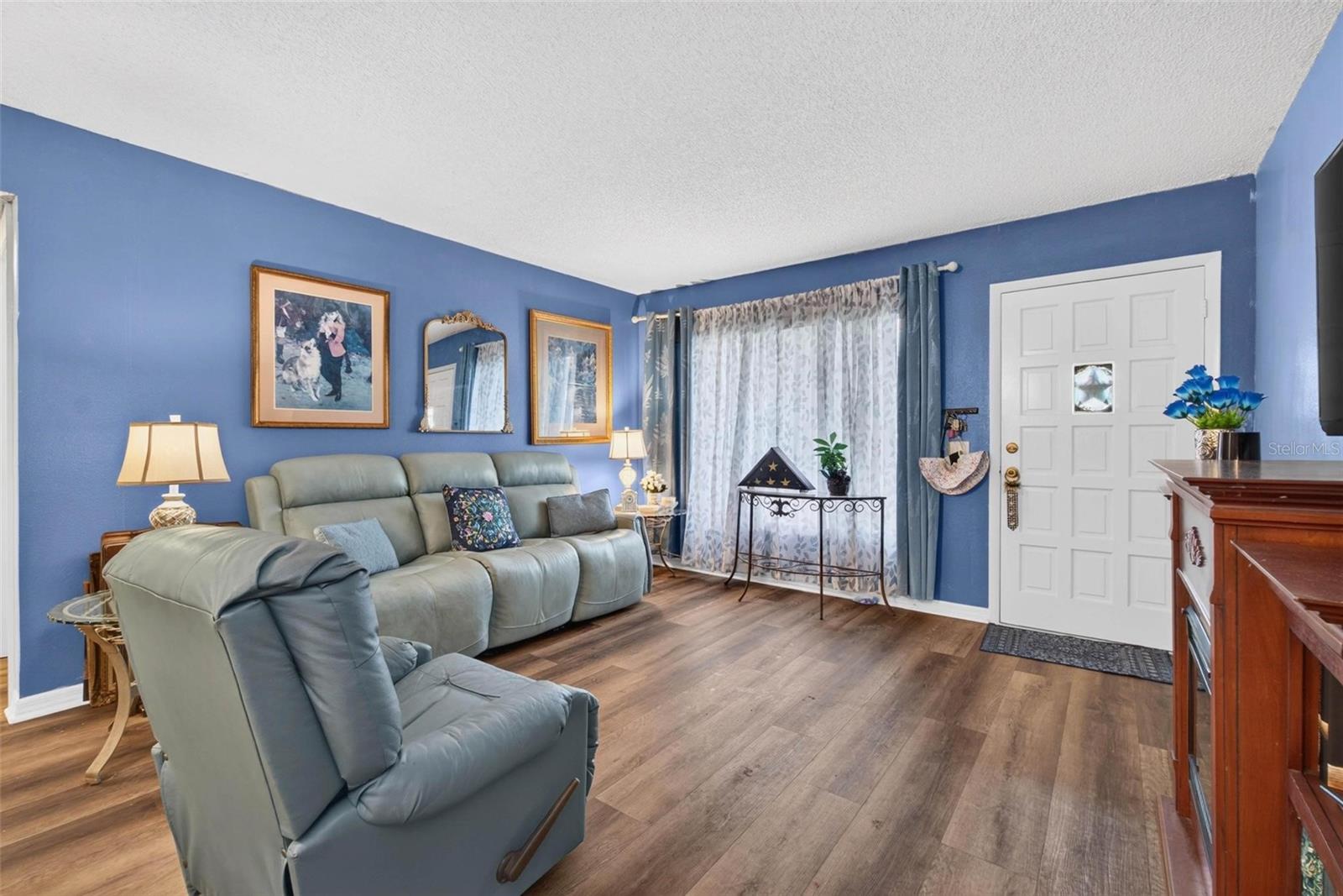 2287 PHILIPPINE DR #9 — photo 5