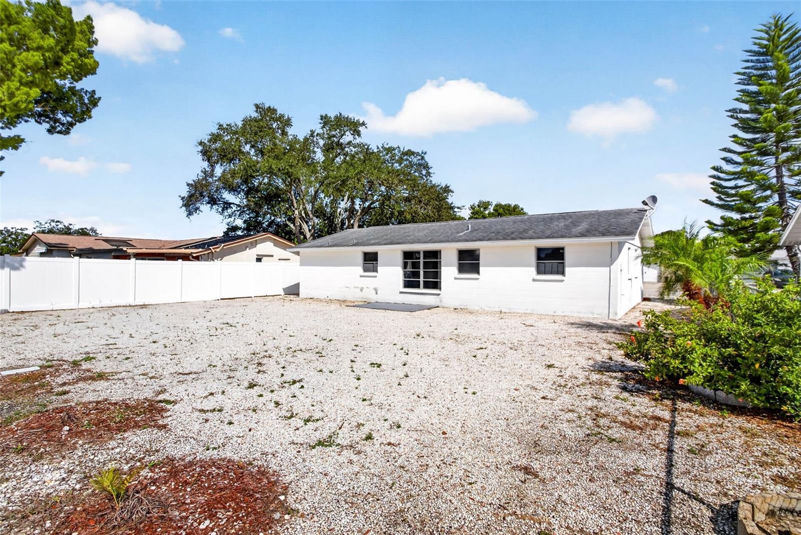 7804 HAWTHORN DR — photo 25