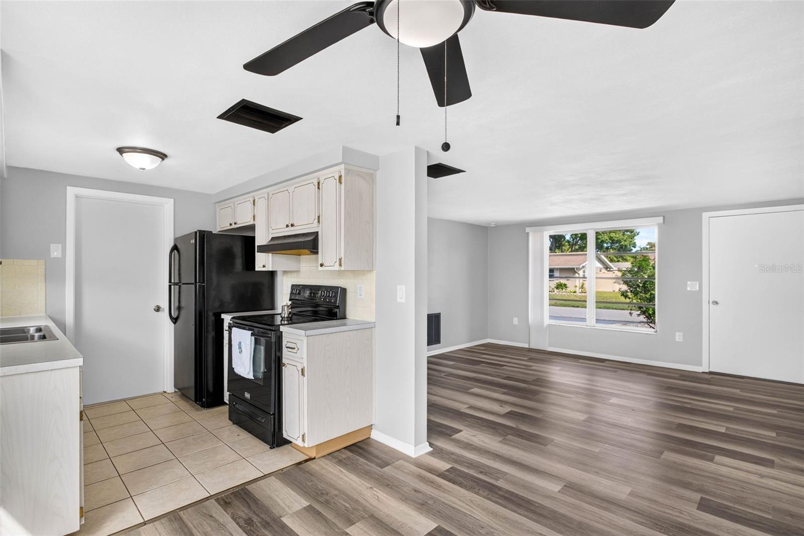 7804 HAWTHORN DR — photo 9