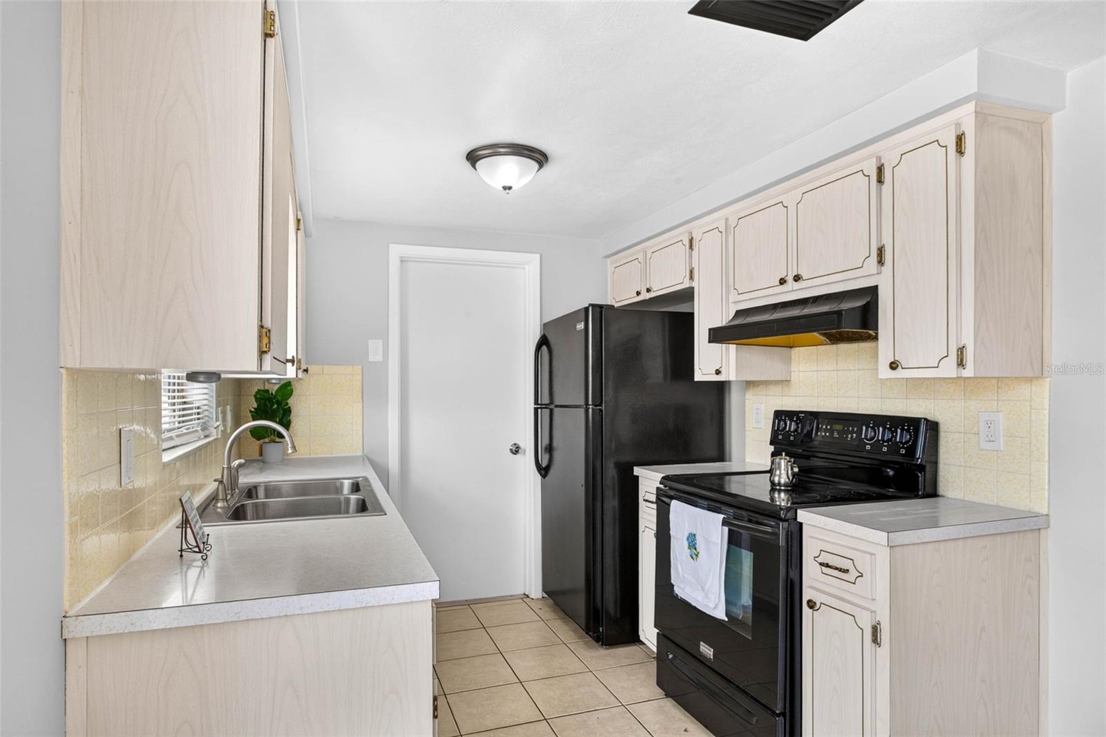 7804 HAWTHORN DR — photo 12