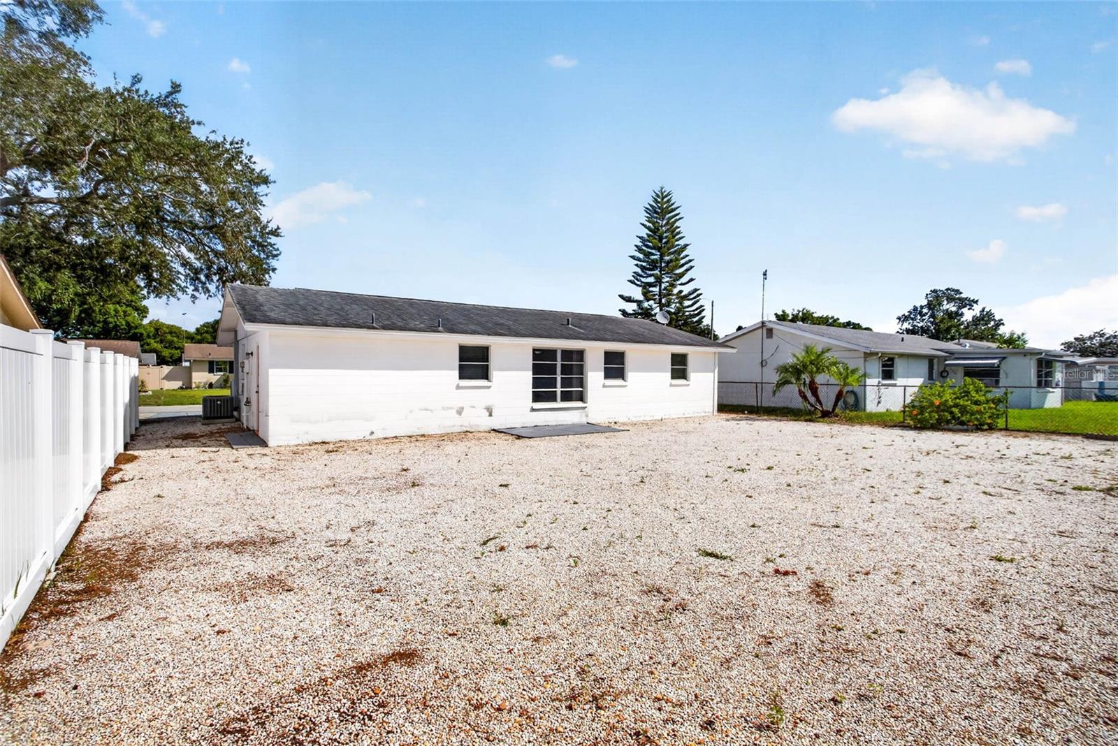 7804 HAWTHORN DR — photo 24