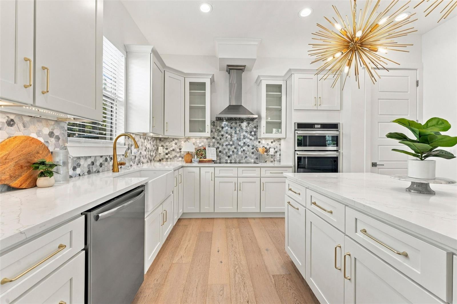 3310 W WYOMING AVE — photo 2